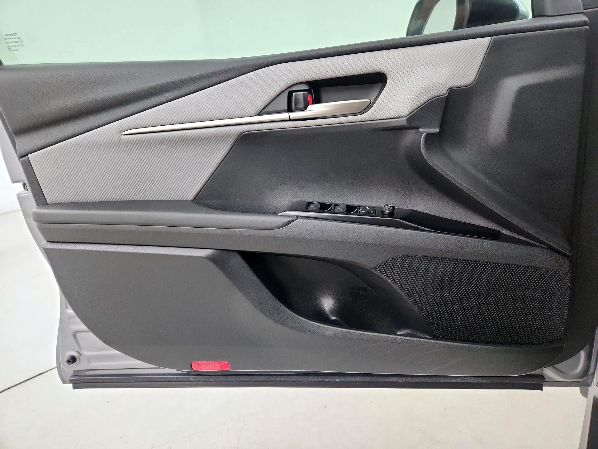 Thumbnail: 2025 Toyota Camry - 12