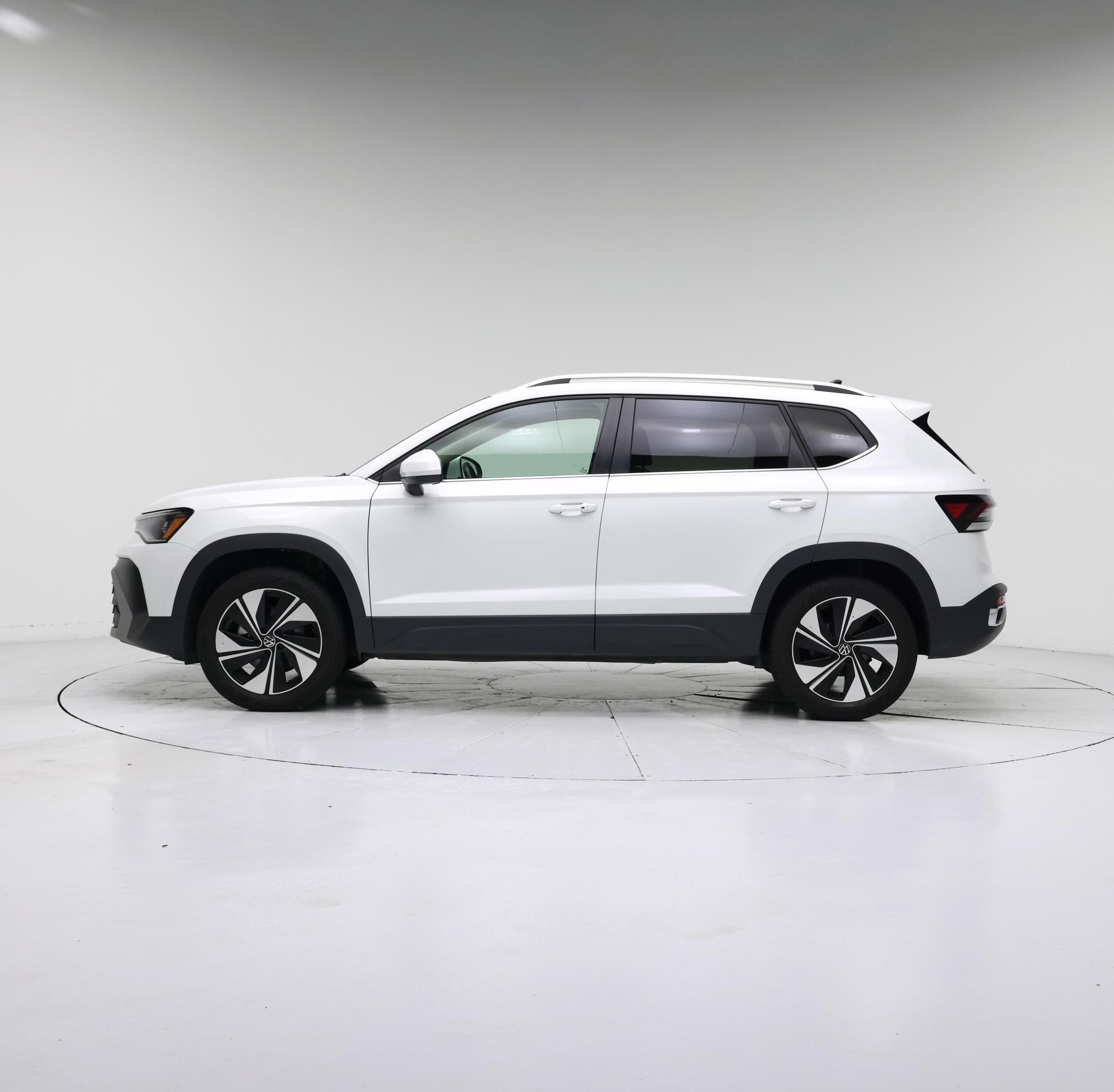 Thumbnail: 2025 Volkswagen Taos - 3