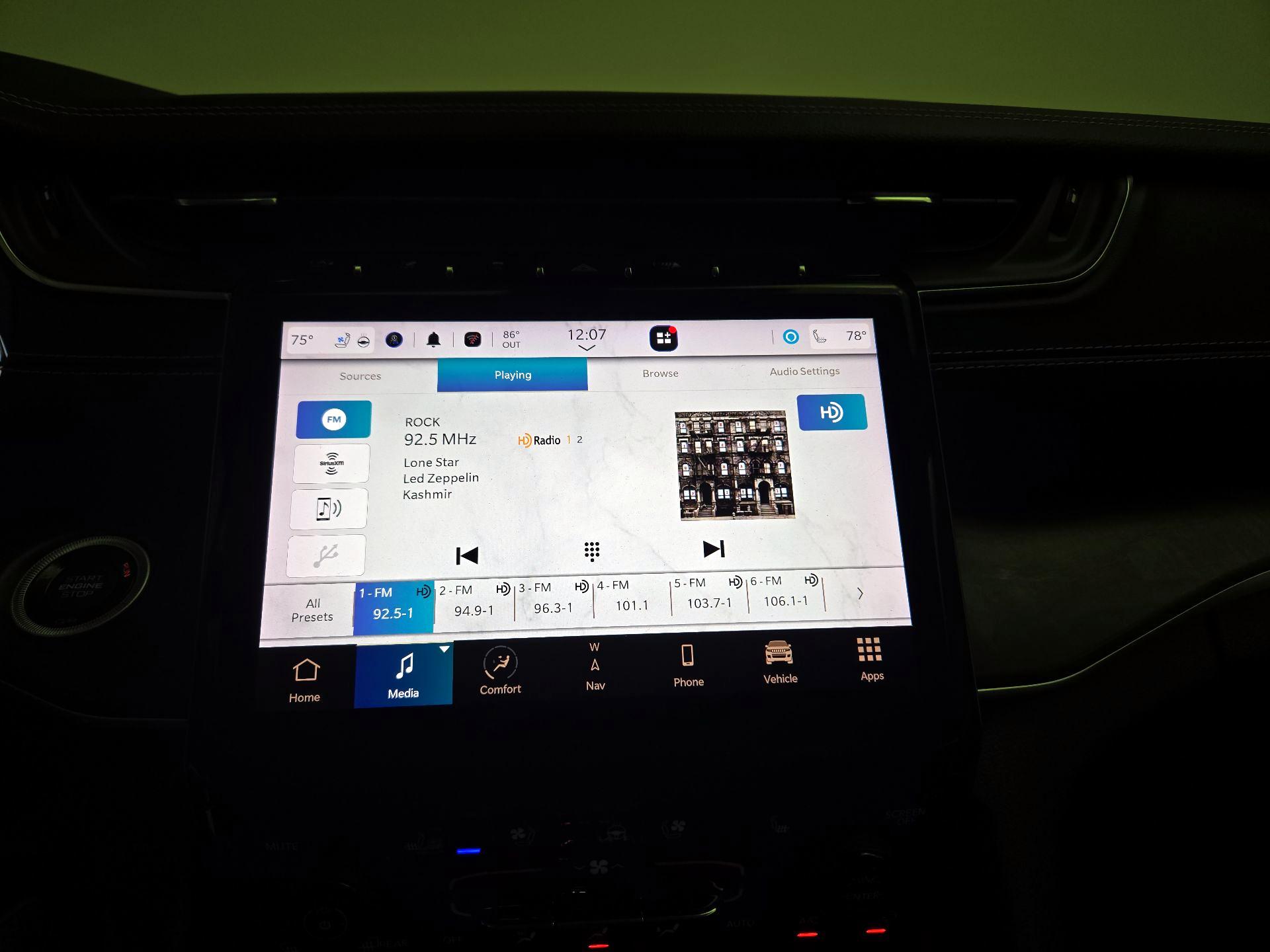 Thumbnail: 2023 Jeep Grand Cherokee - 15