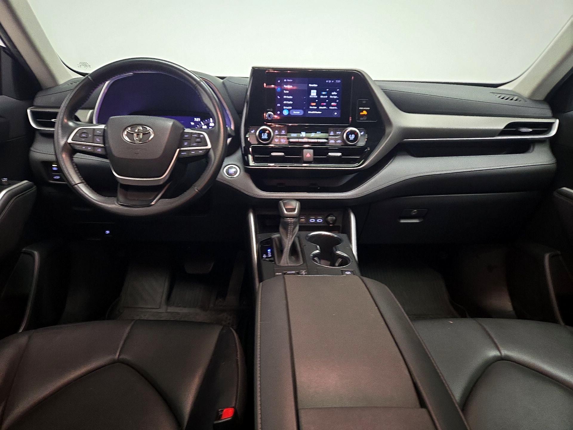 Thumbnail: 2023 Toyota Highlander - 9