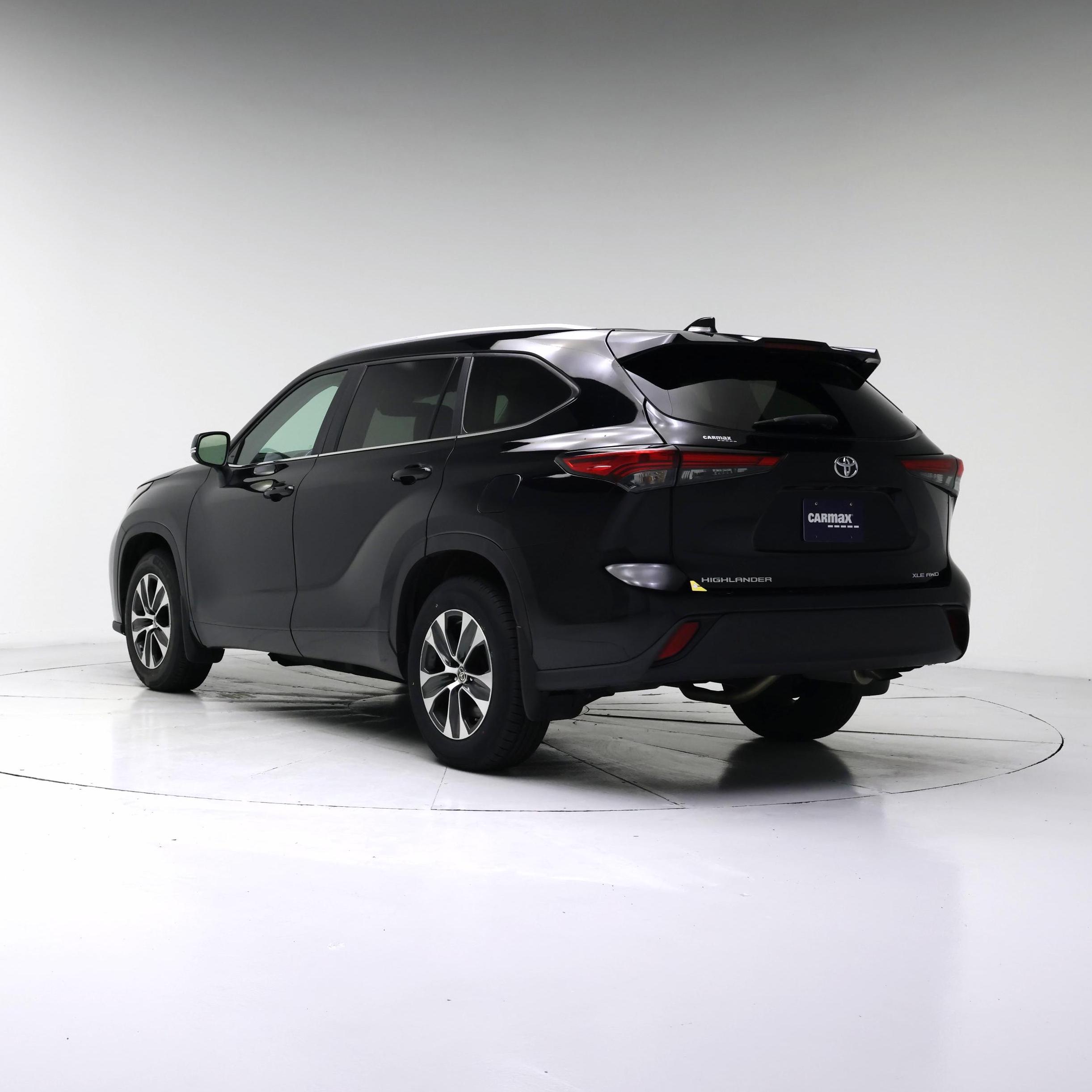 Thumbnail: 2023 Toyota Highlander - 2
