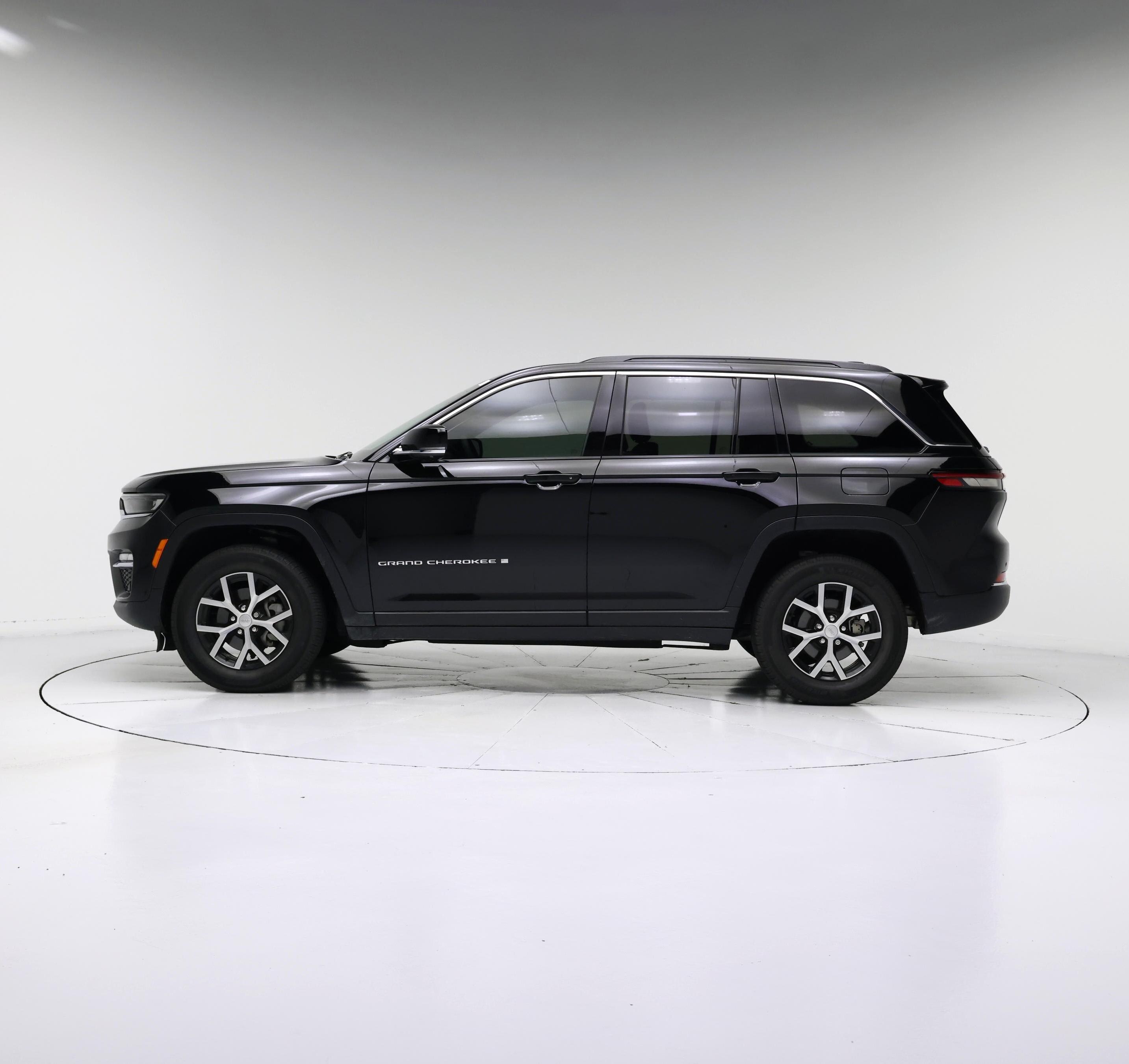 Thumbnail: 2025 Jeep Grand Cherokee - 3