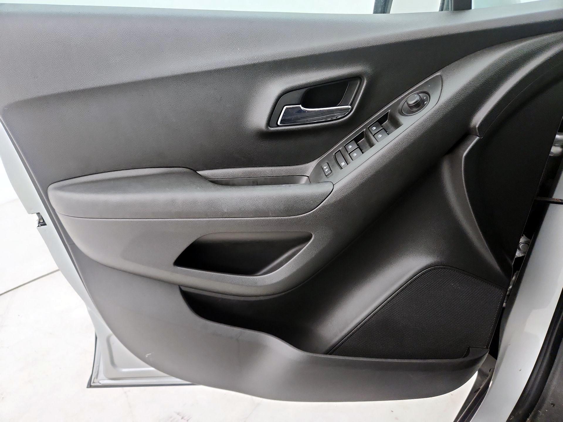 Thumbnail: 2020 Chevrolet Trax - 12