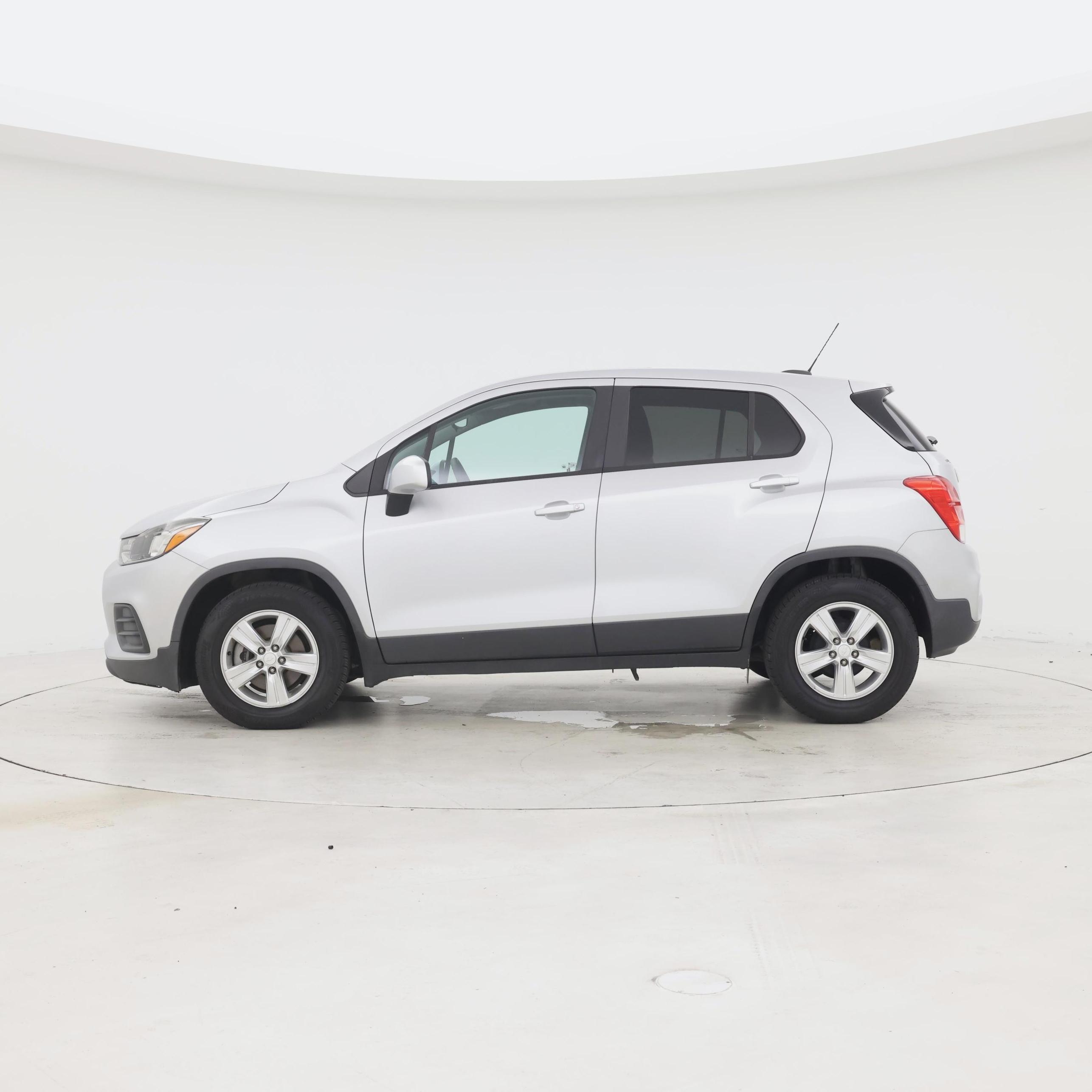 Thumbnail: 2020 Chevrolet Trax - 3