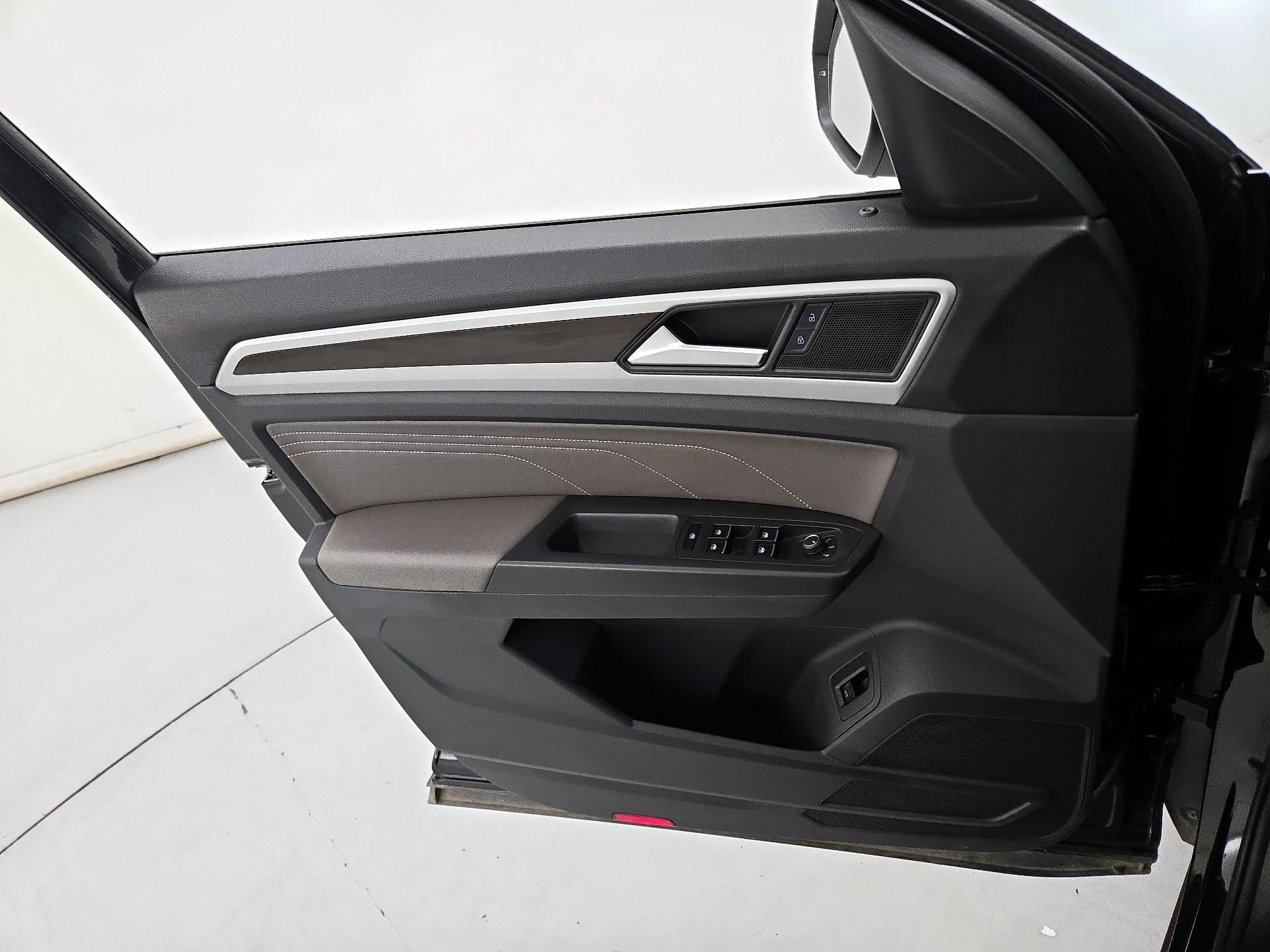 Thumbnail: 2021 Volkswagen Atlas - 12