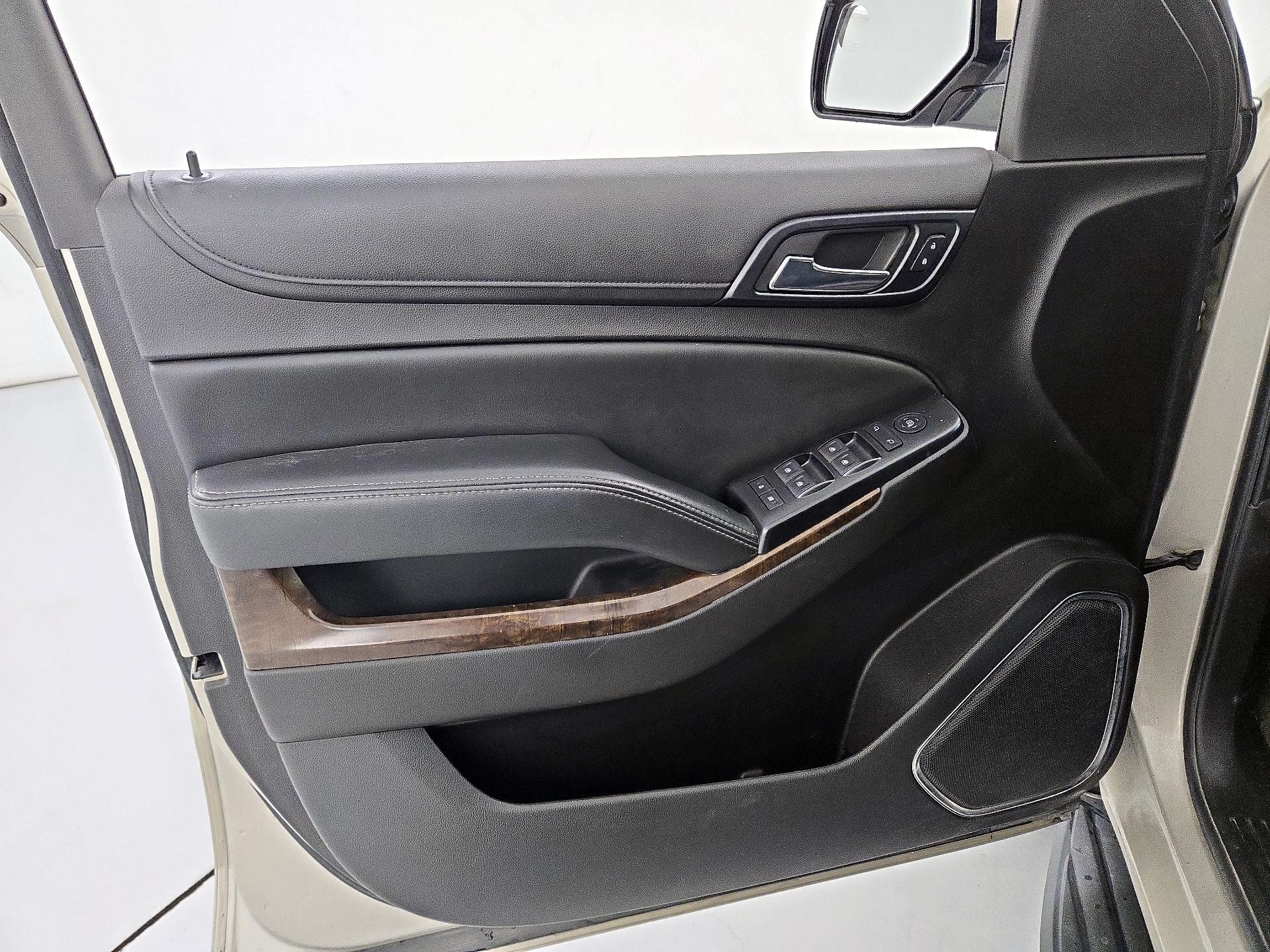 Thumbnail: 2015 Chevrolet Tahoe - 12