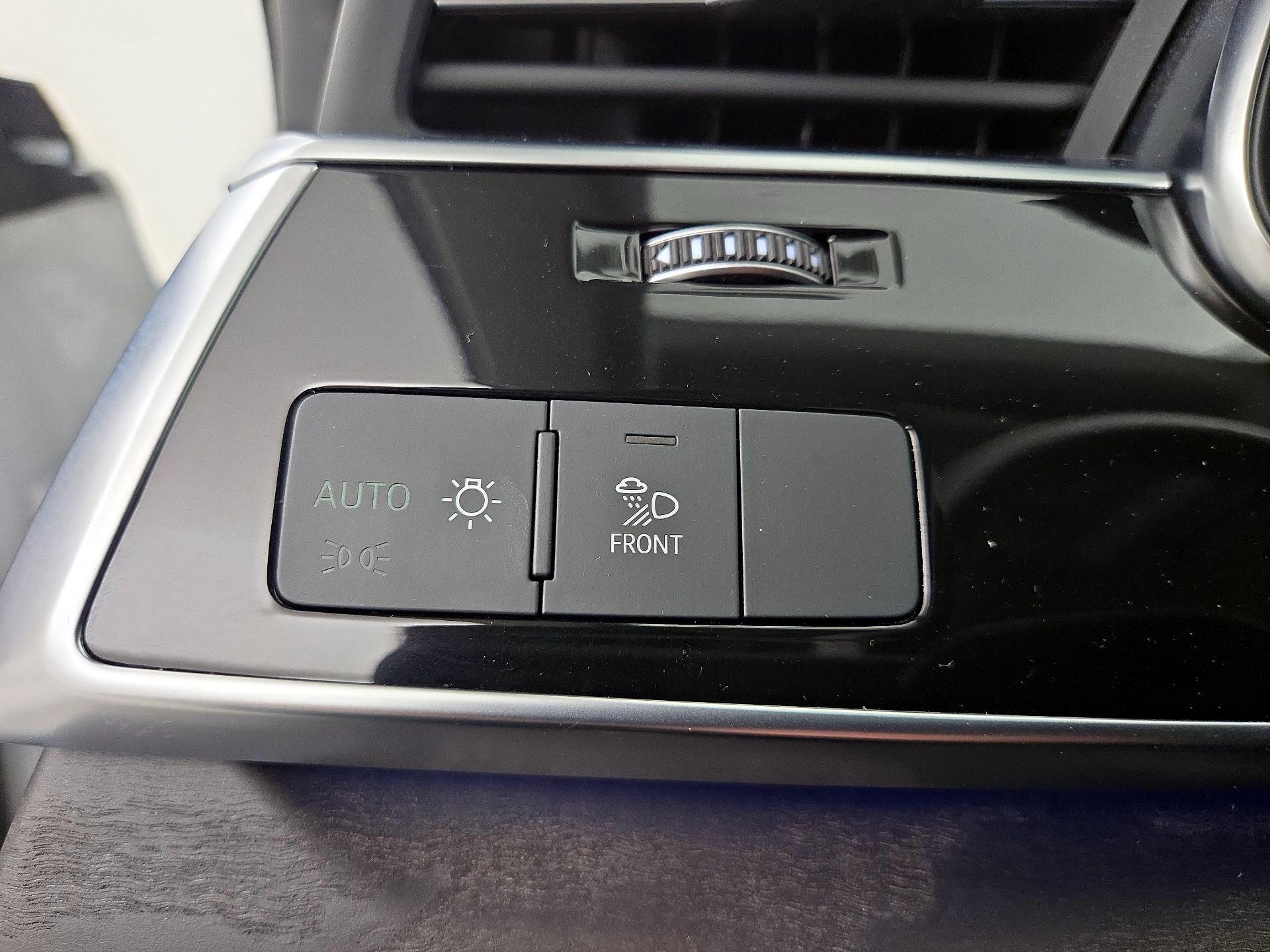 Thumbnail: 2023 Audi Q8 - 12