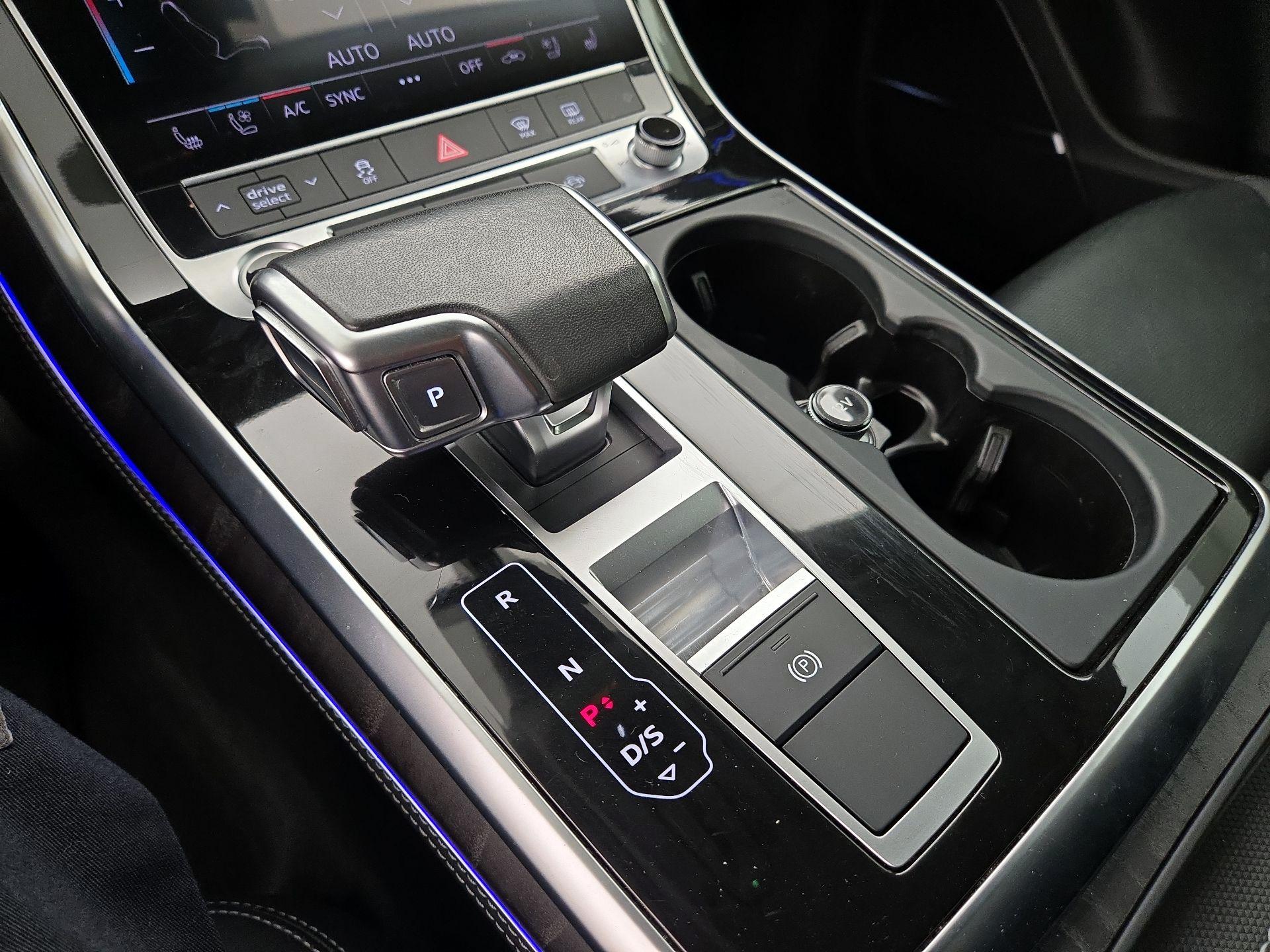 Thumbnail: 2023 Audi Q8 - 17