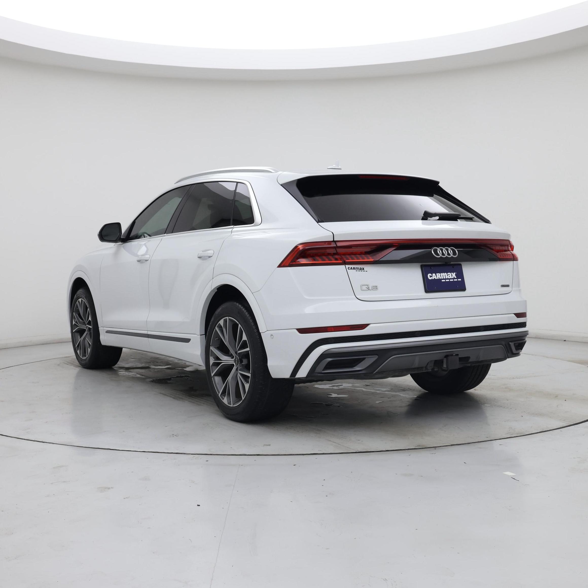 Thumbnail: 2023 Audi Q8 - 2