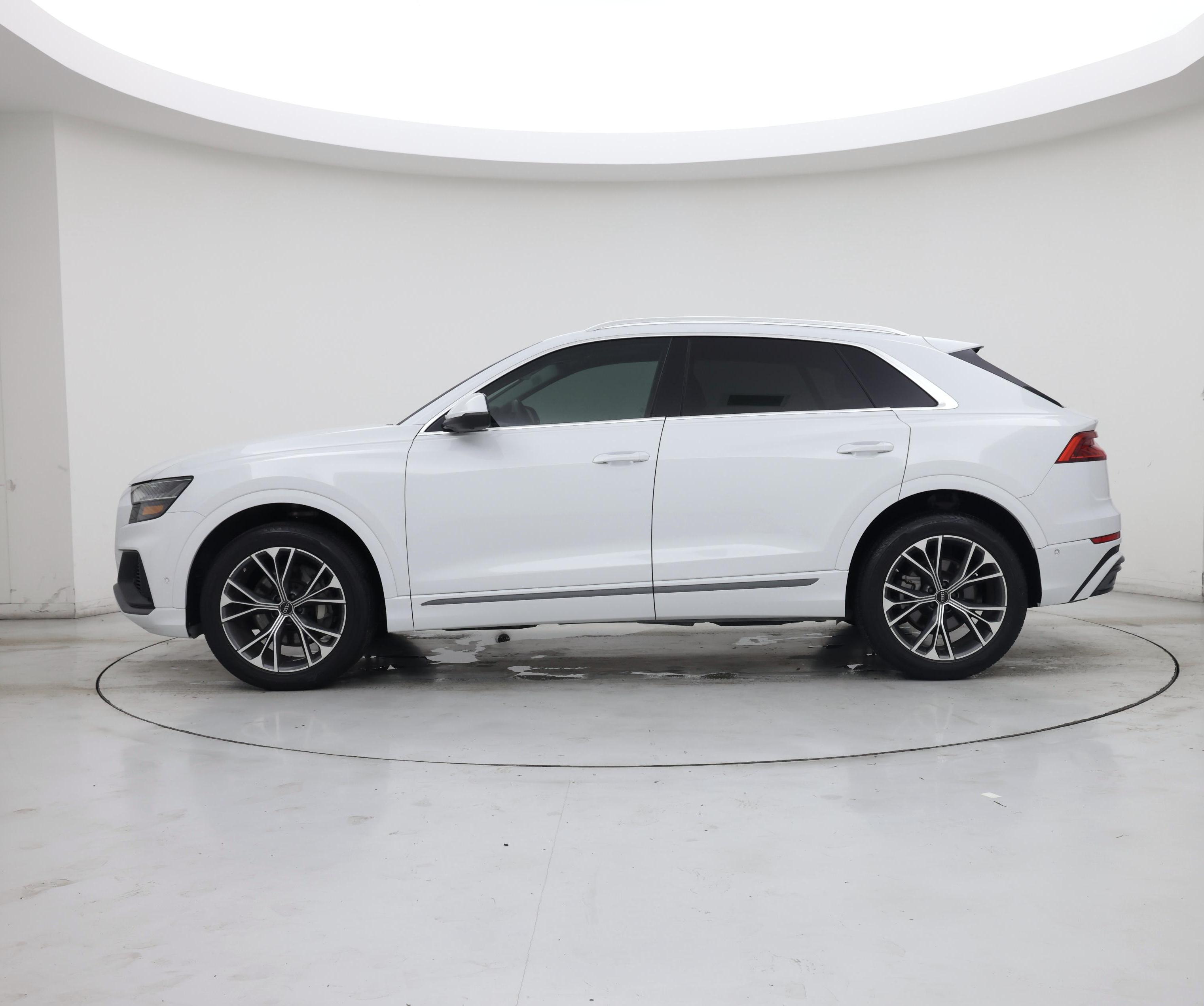 Thumbnail: 2023 Audi Q8 - 3