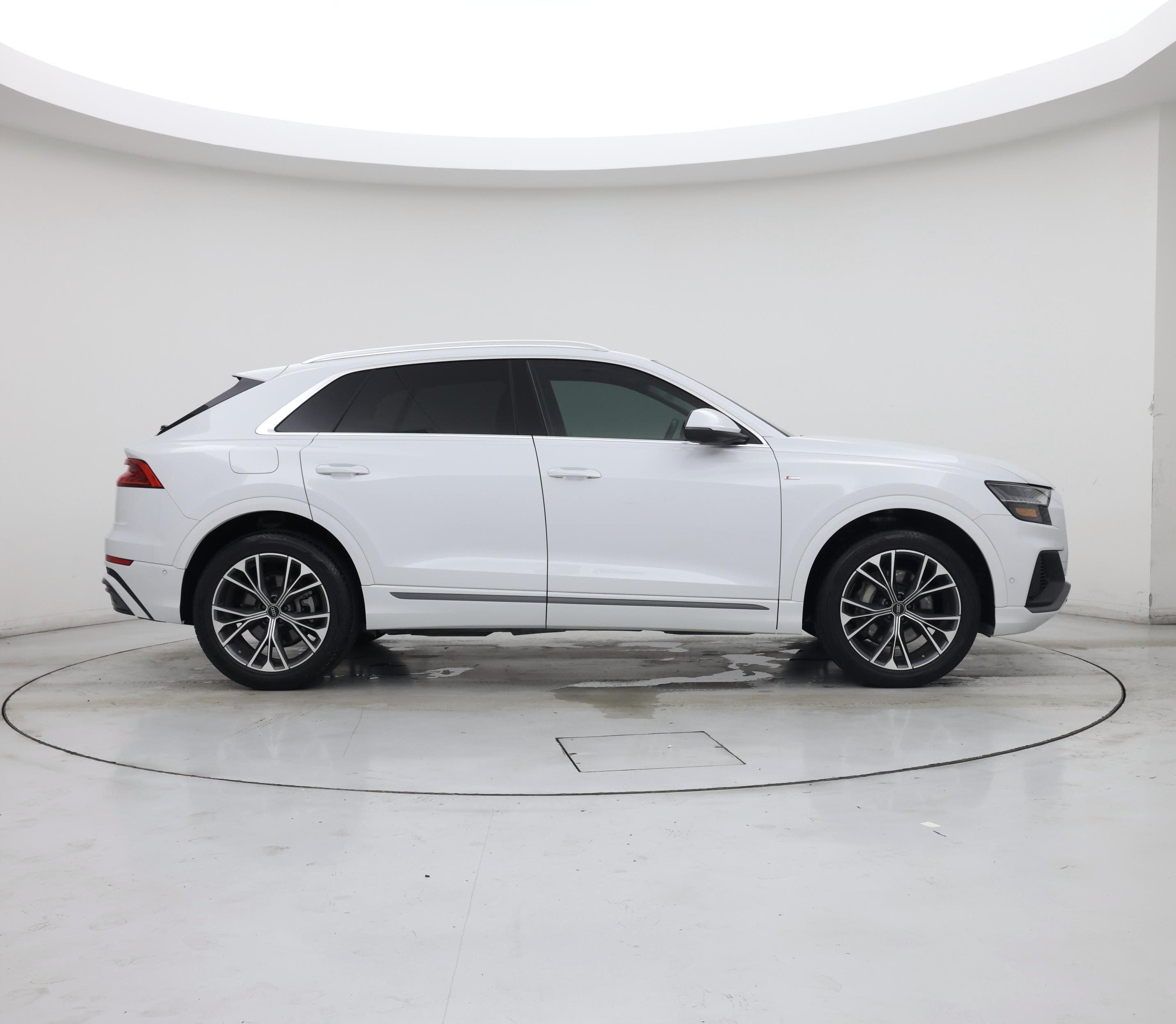 Thumbnail: 2023 Audi Q8 - 7