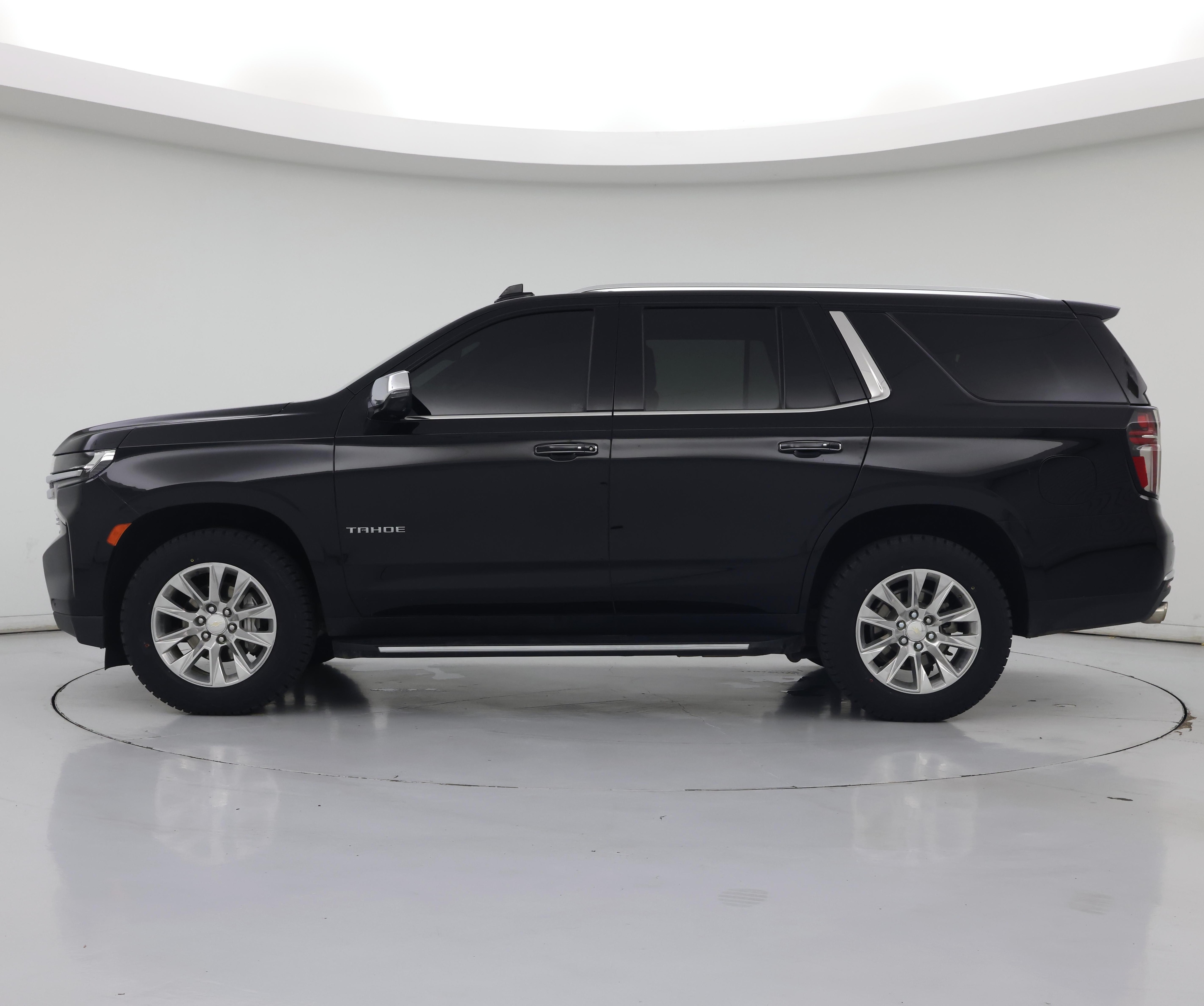 Thumbnail: 2024 Chevrolet Tahoe - 3