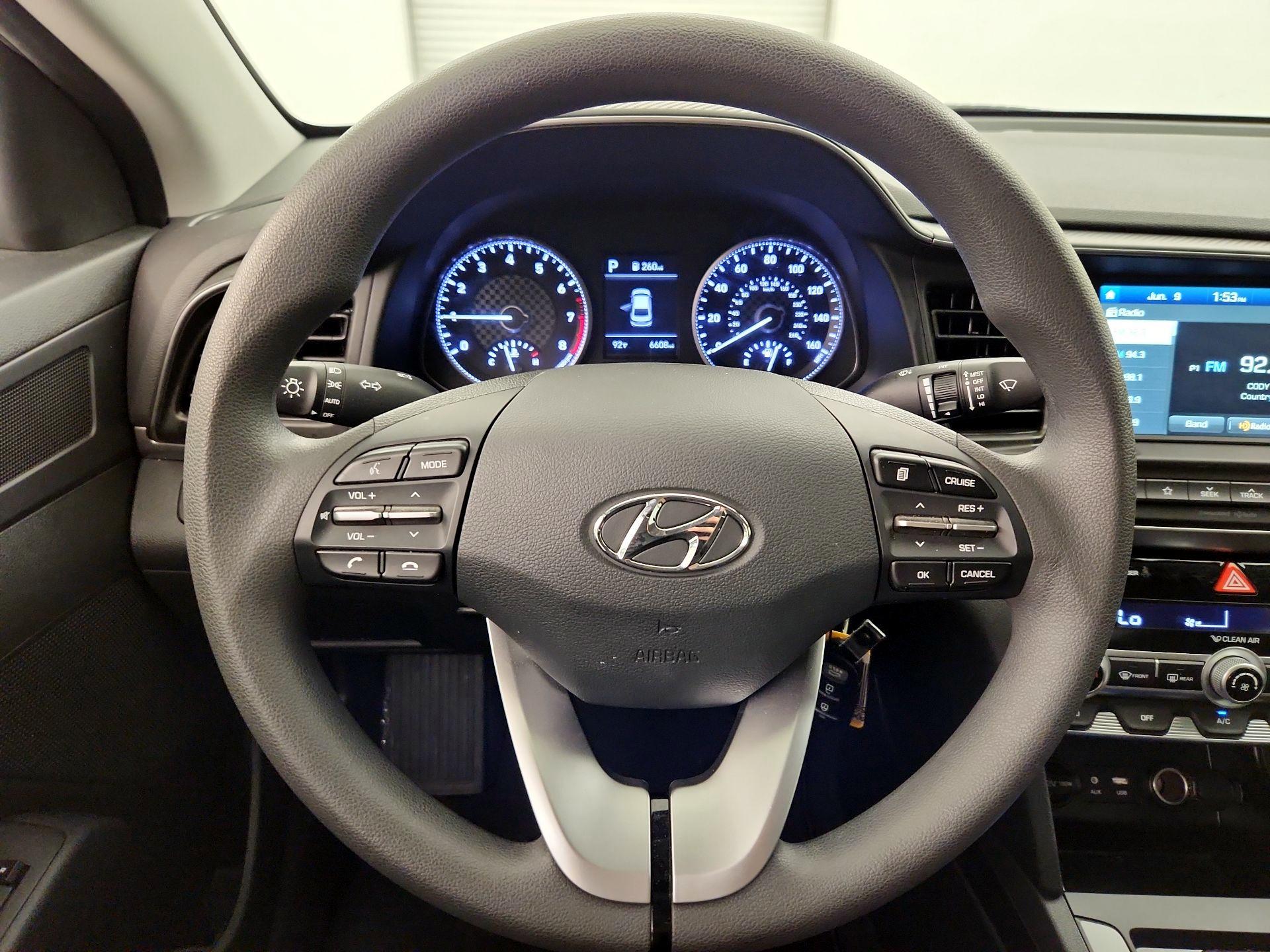 Thumbnail: 2020 Hyundai Elantra - 10