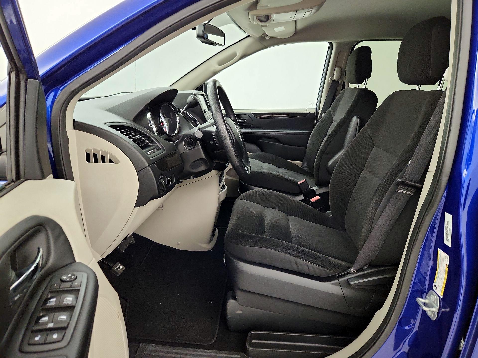 Thumbnail: 2018 Dodge Grand Caravan - 11