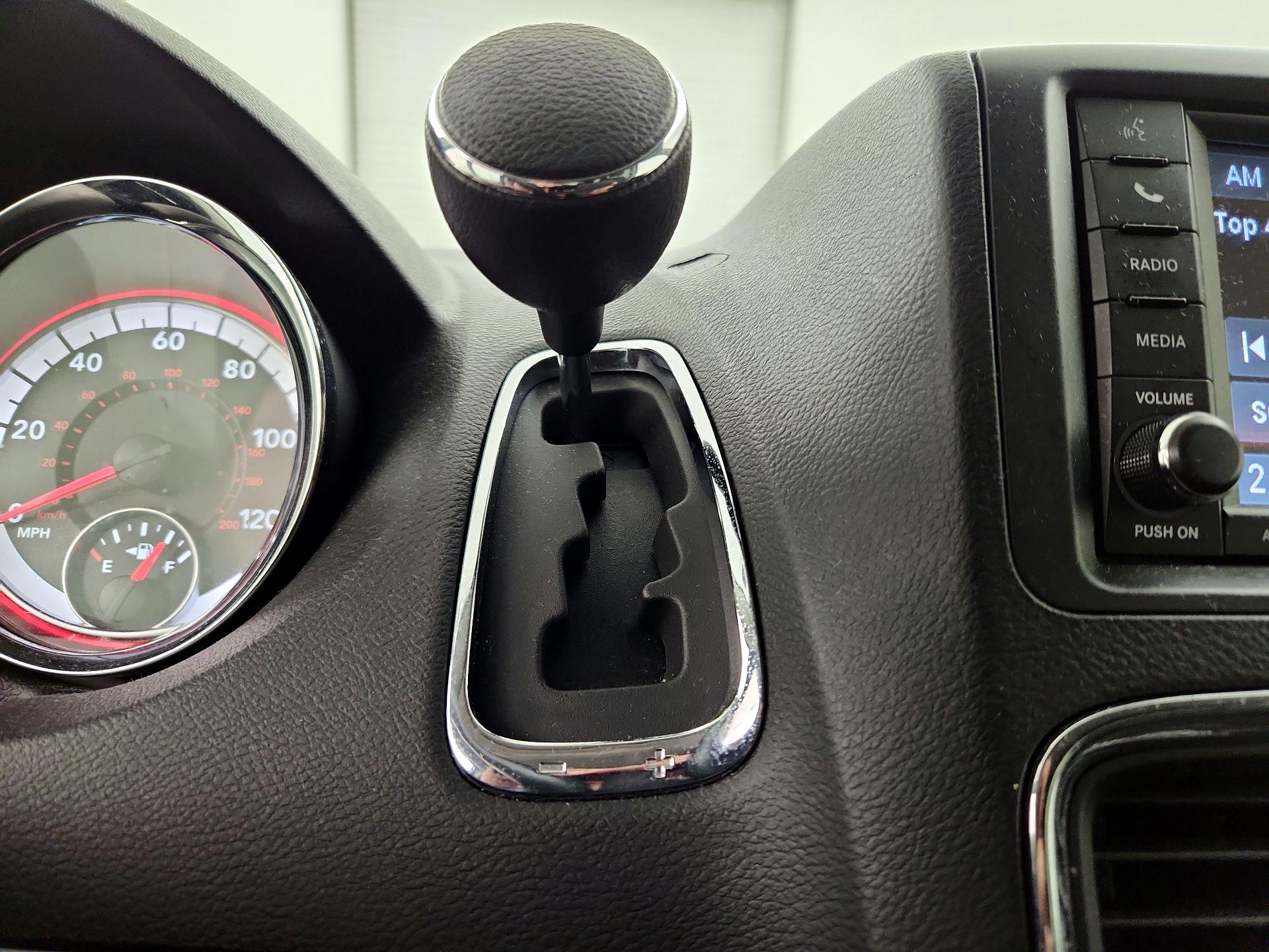 Thumbnail: 2018 Dodge Grand Caravan - 17