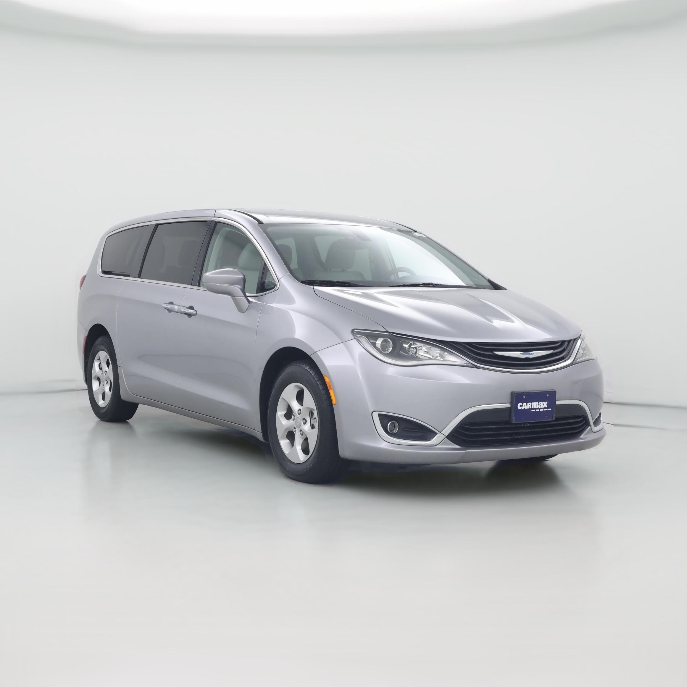 Thumbnail: 2017 Chrysler Pacifica - 1