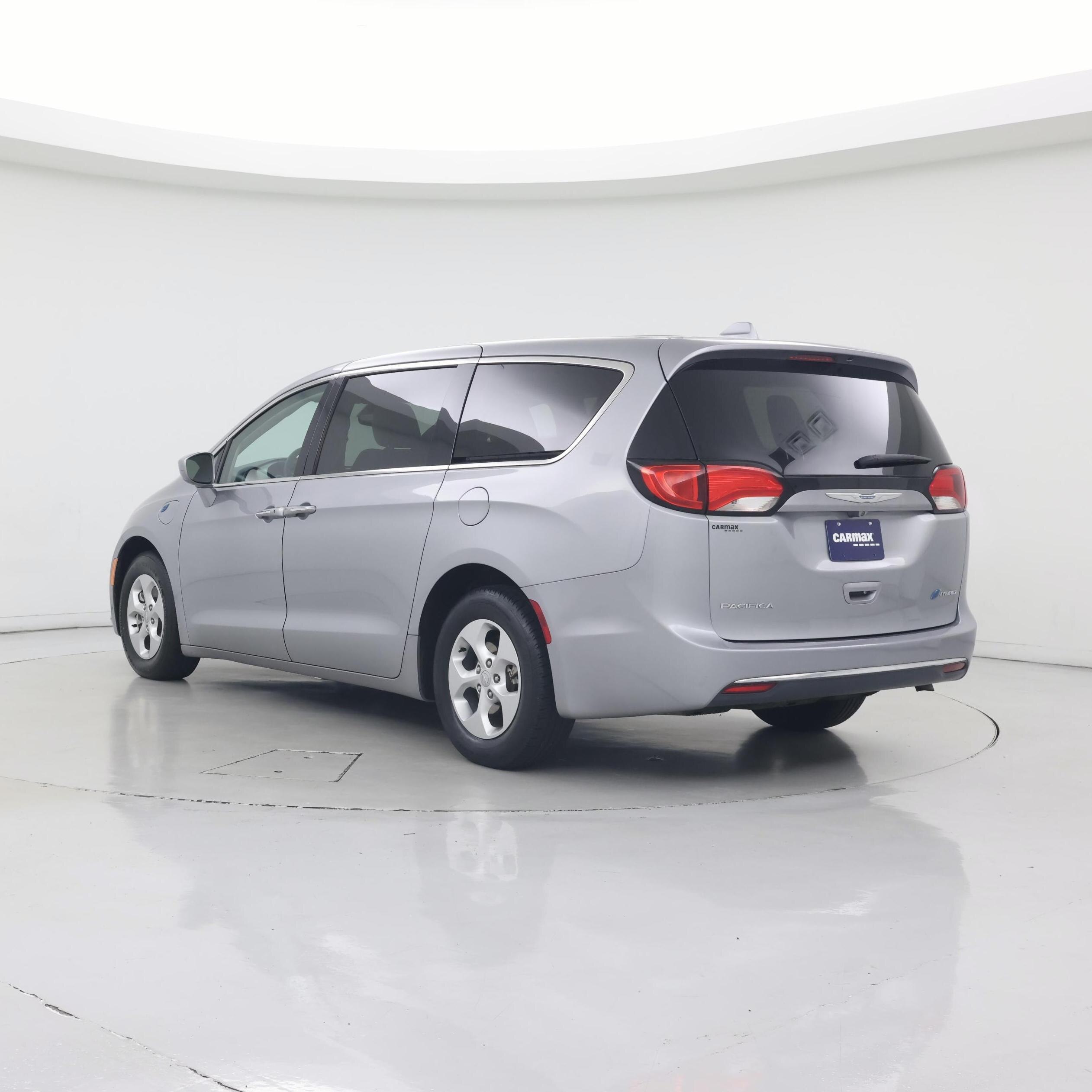 Thumbnail: 2017 Chrysler Pacifica - 2