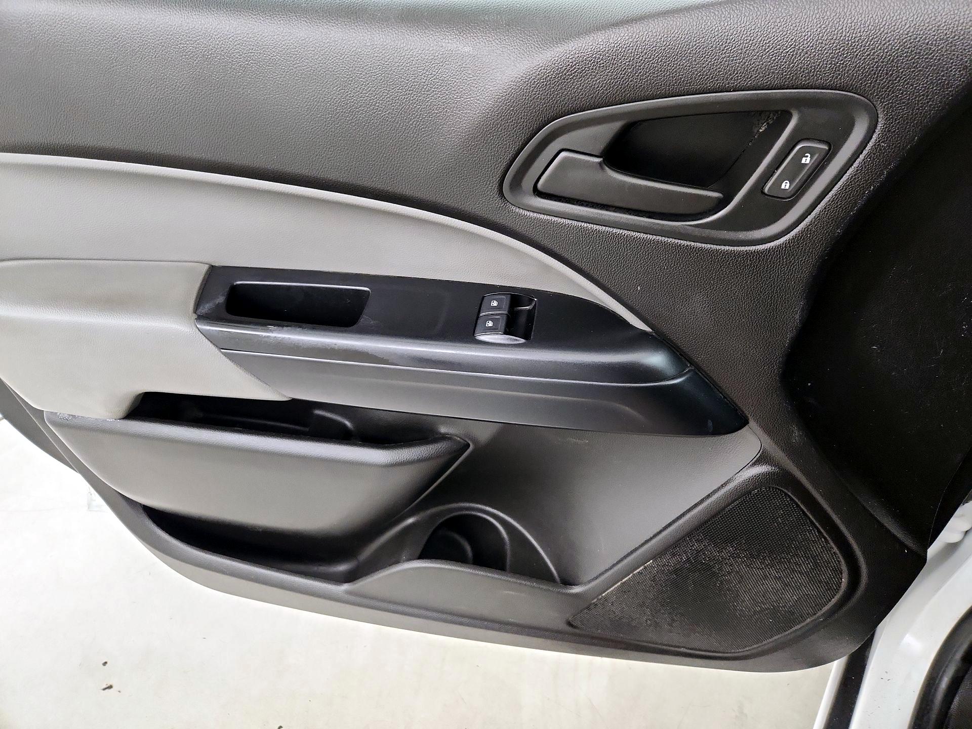 Thumbnail: 2018 Chevrolet Colorado - 12