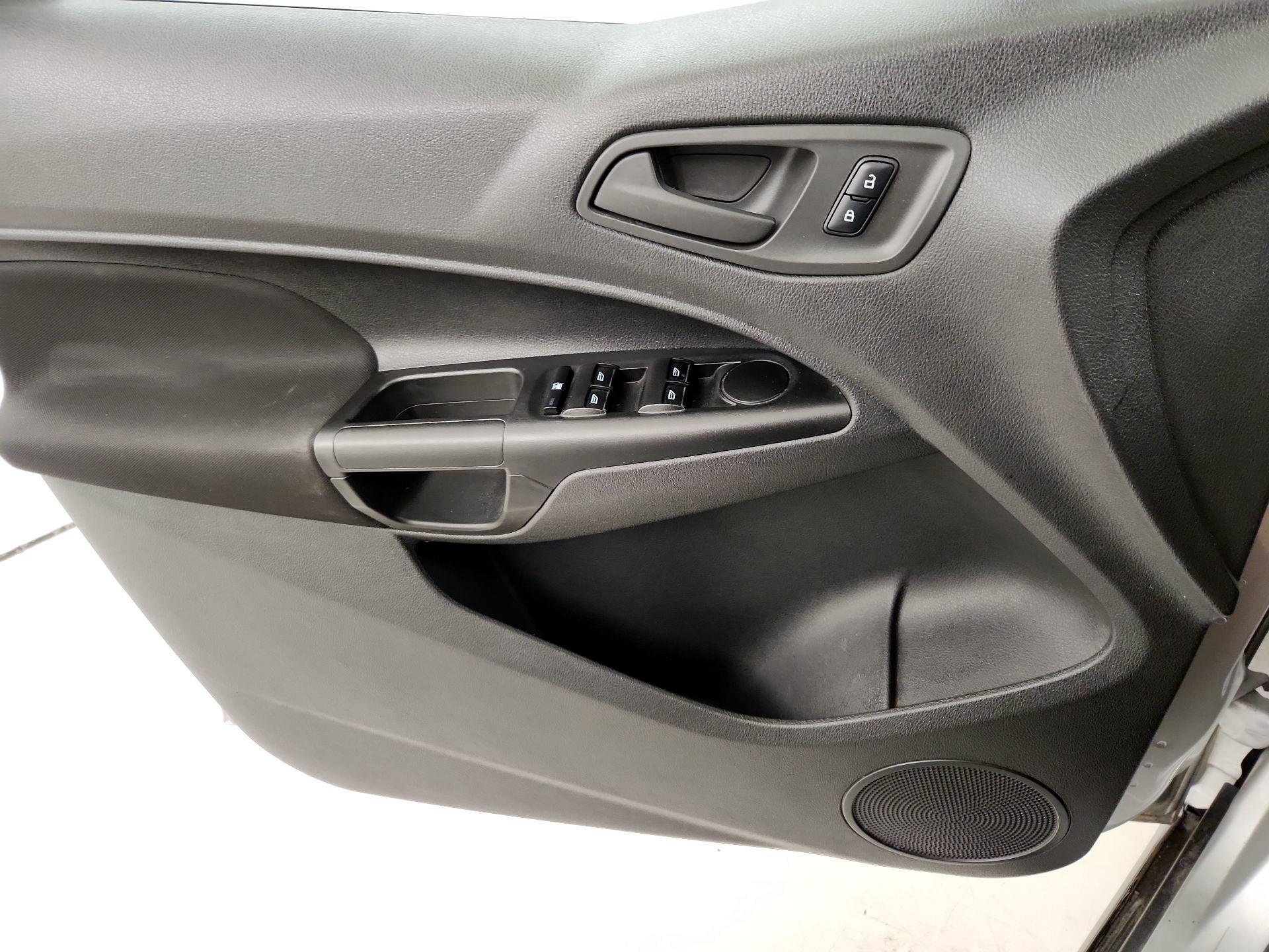 Thumbnail: 2017 Ford Transit Series - 12
