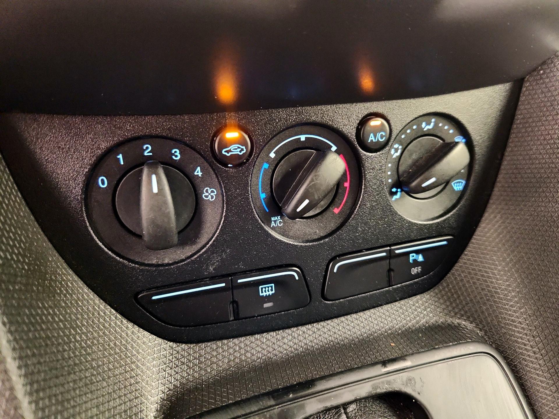 Thumbnail: 2017 Ford Transit Series - 15