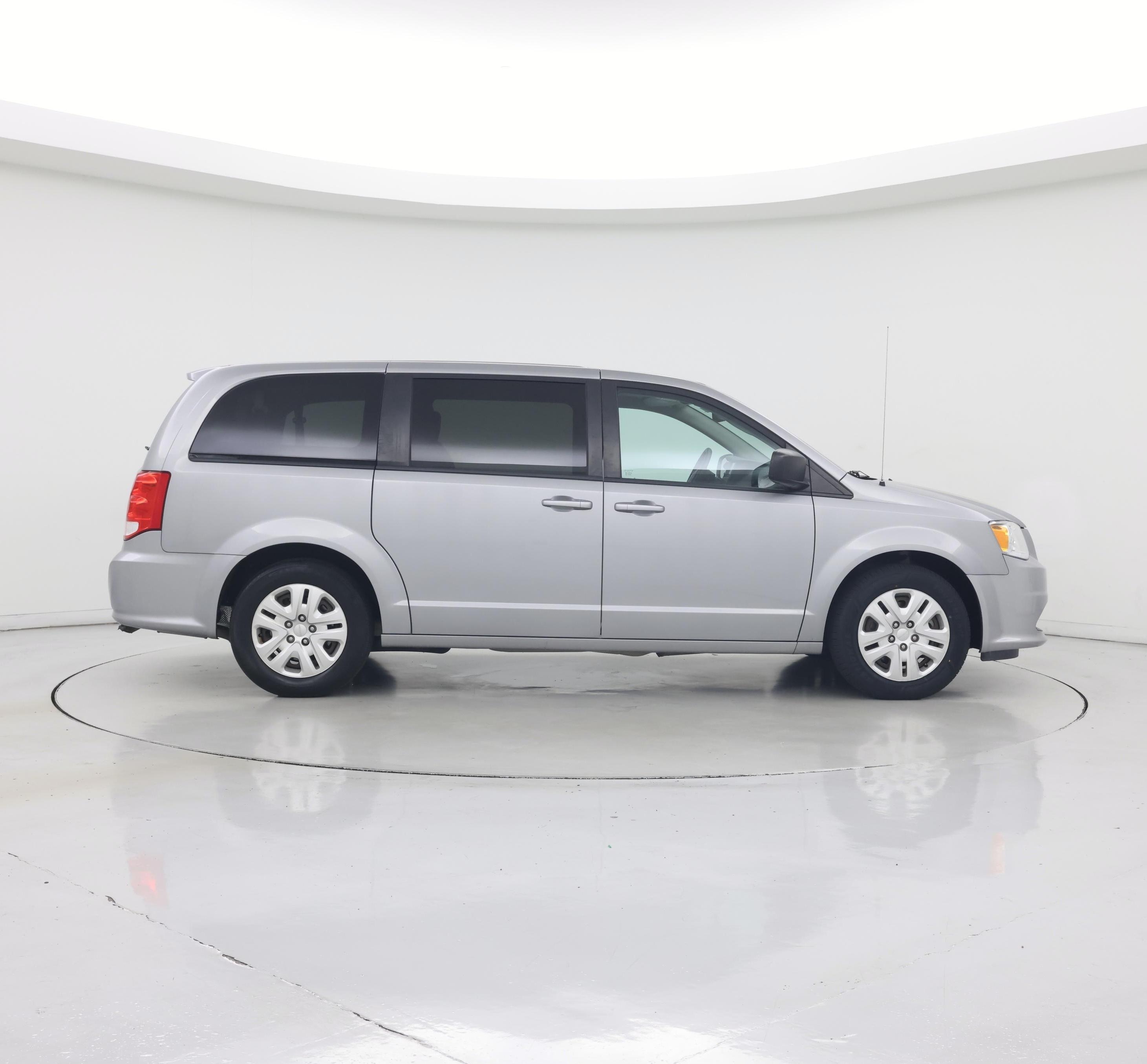 Thumbnail: 2018 Dodge Grand Caravan - 7