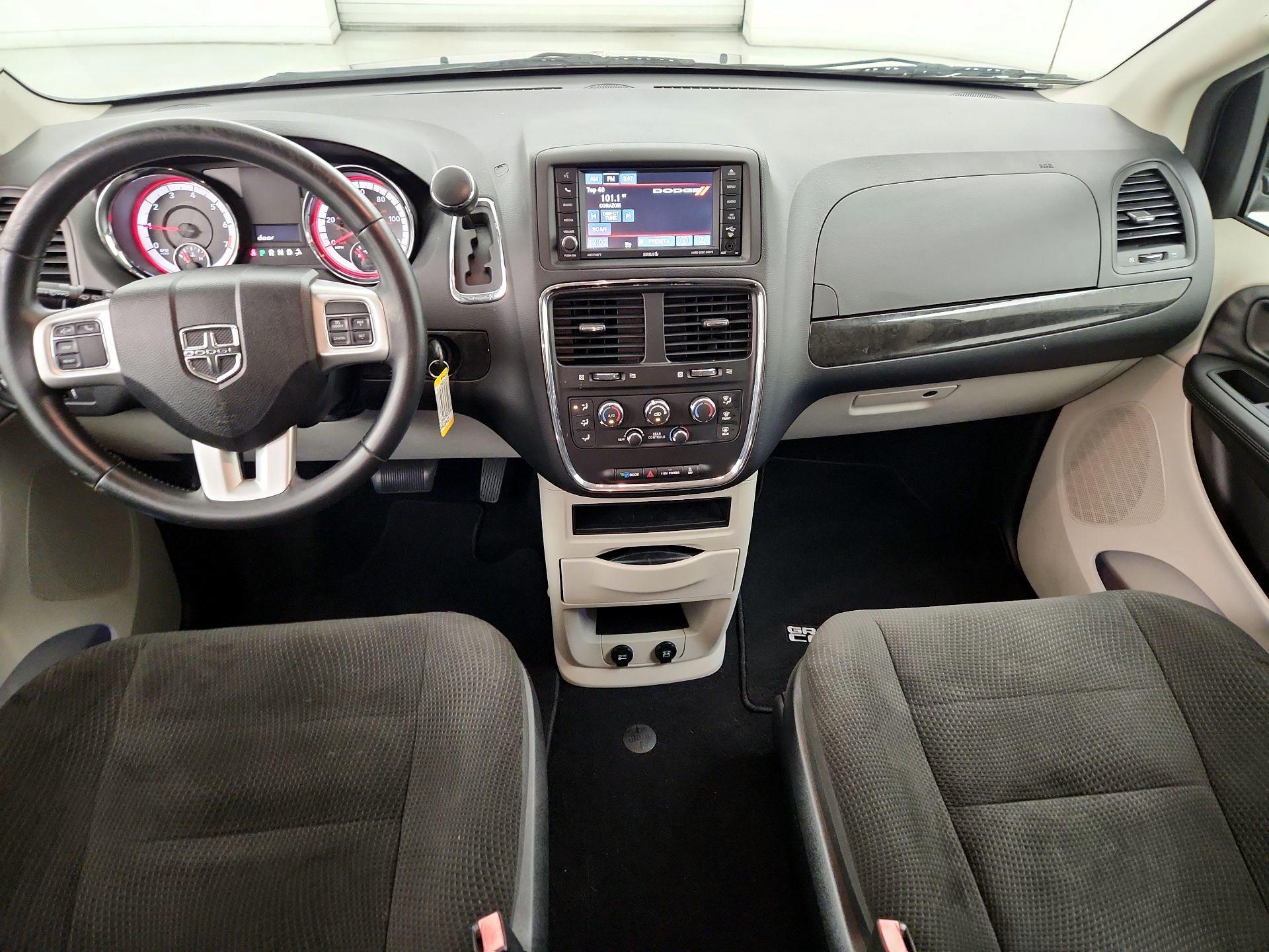 Thumbnail: 2017 Dodge Grand Caravan - 9