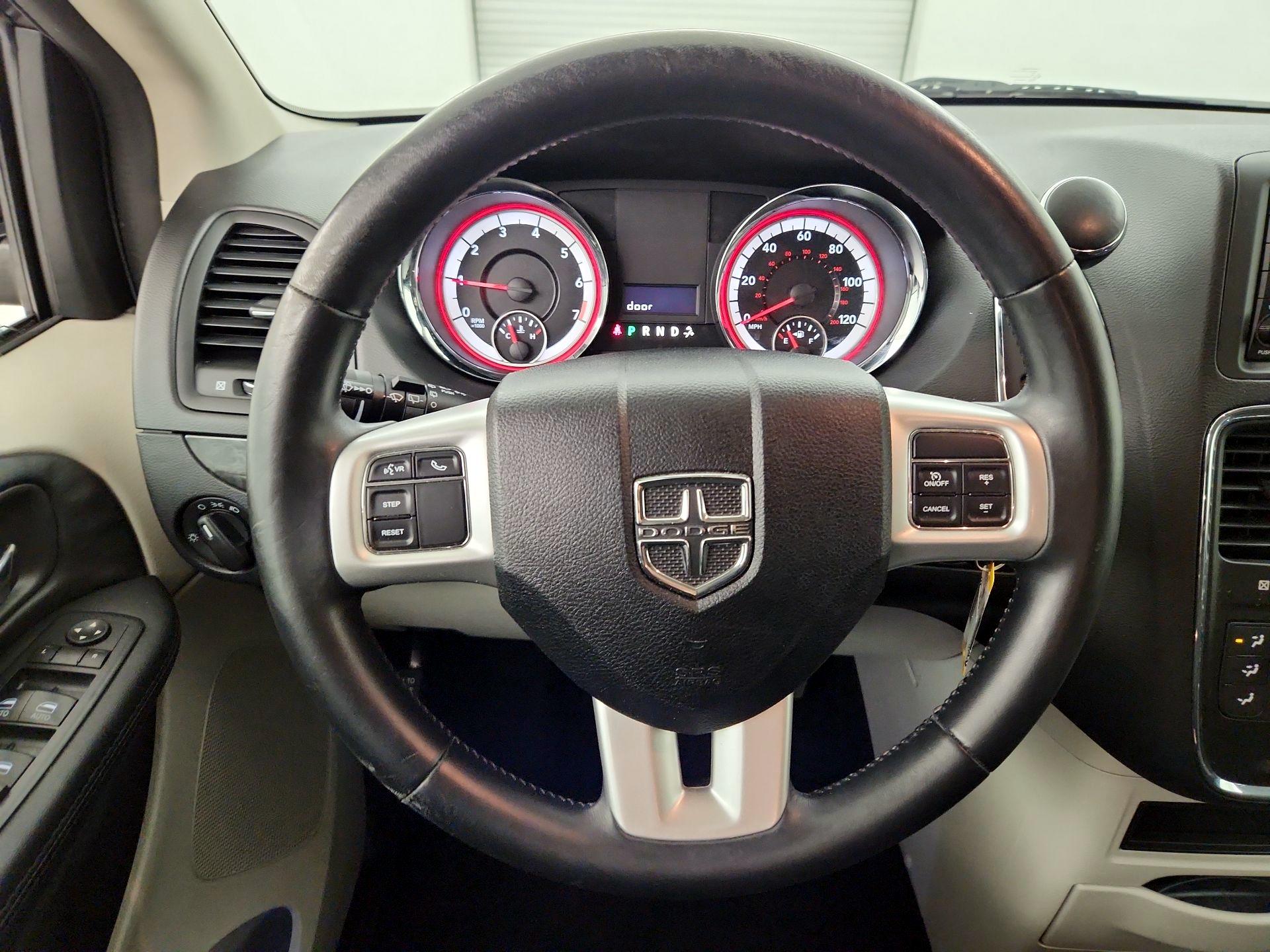 Thumbnail: 2017 Dodge Grand Caravan - 10