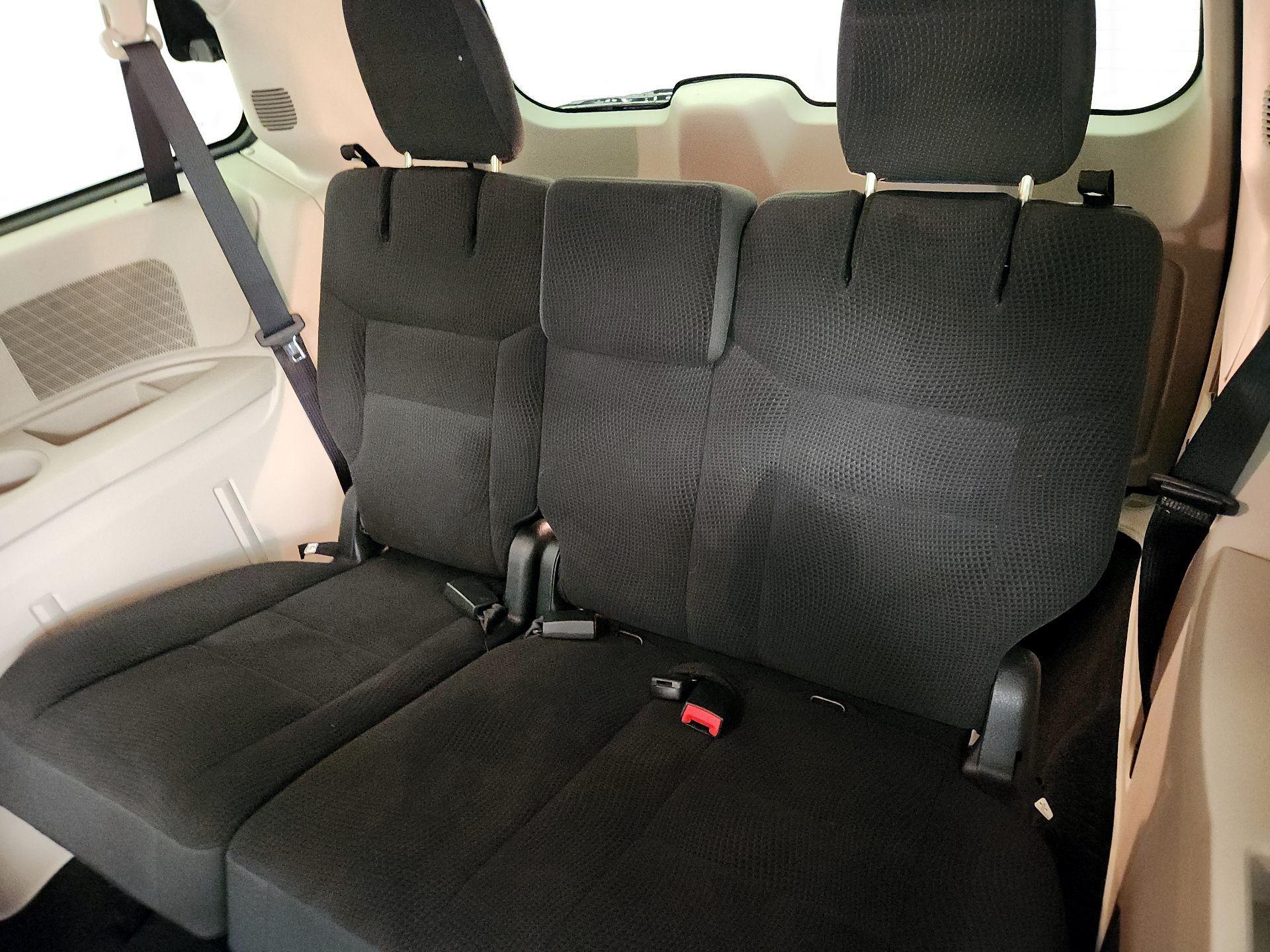 Thumbnail: 2017 Dodge Grand Caravan - 20