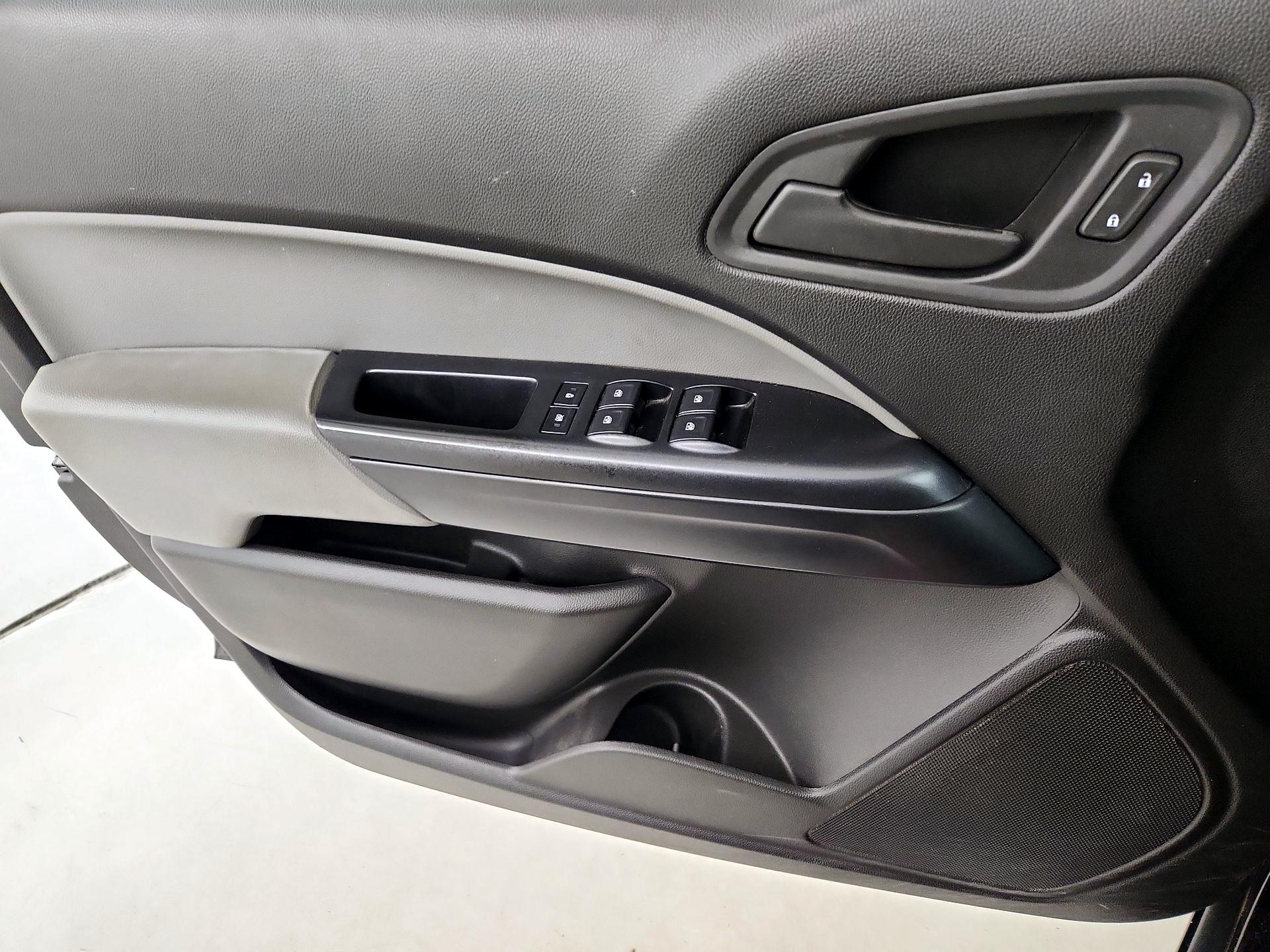 Thumbnail: 2017 Chevrolet Colorado - 12