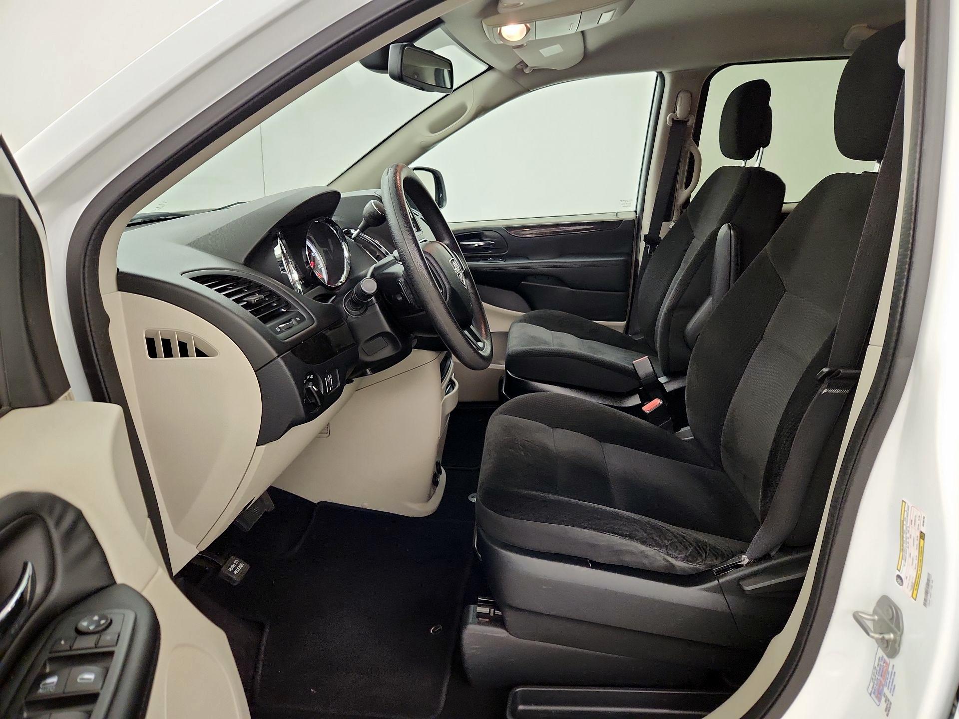Thumbnail: 2018 Dodge Grand Caravan - 11