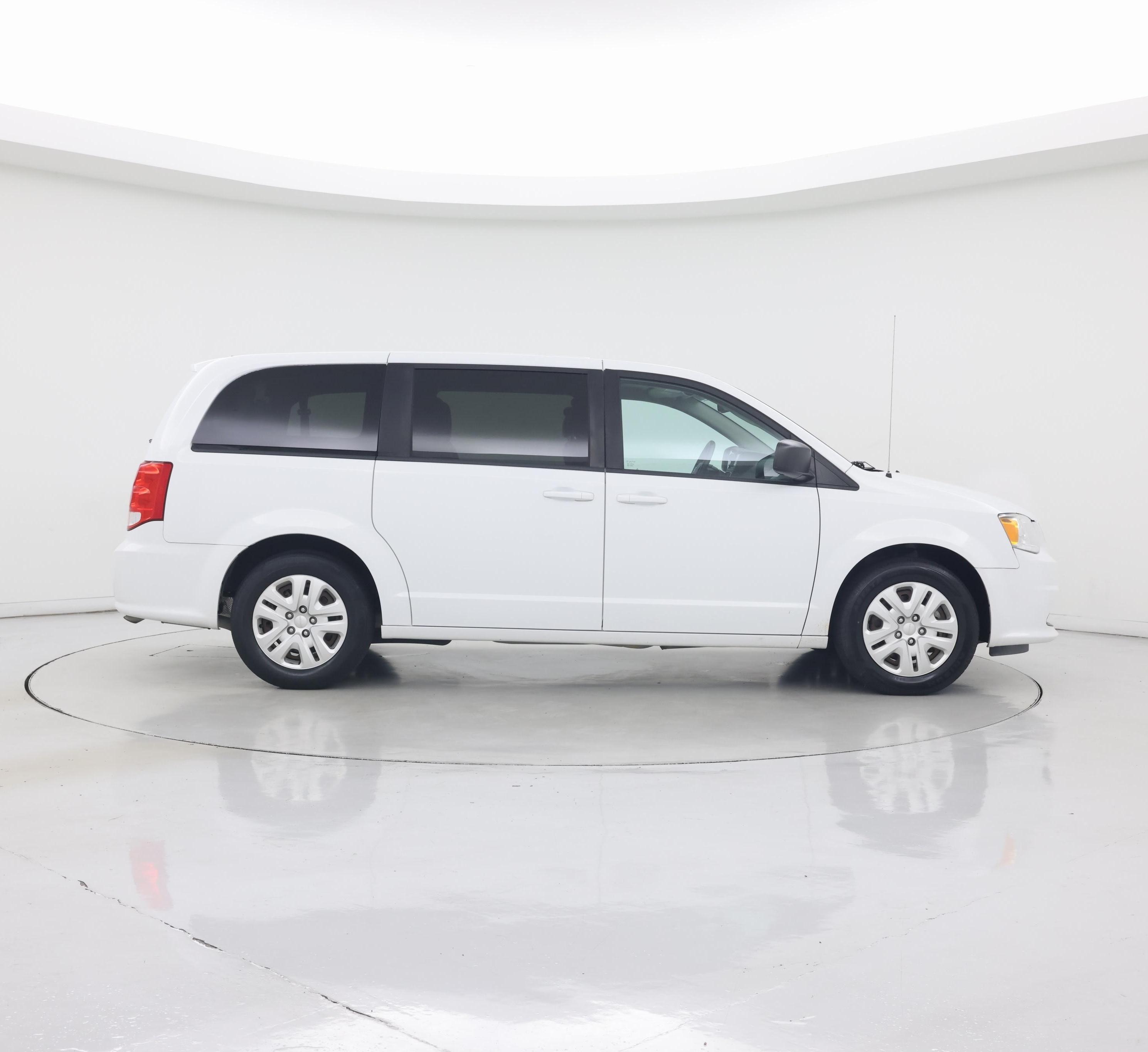 Thumbnail: 2018 Dodge Grand Caravan - 7