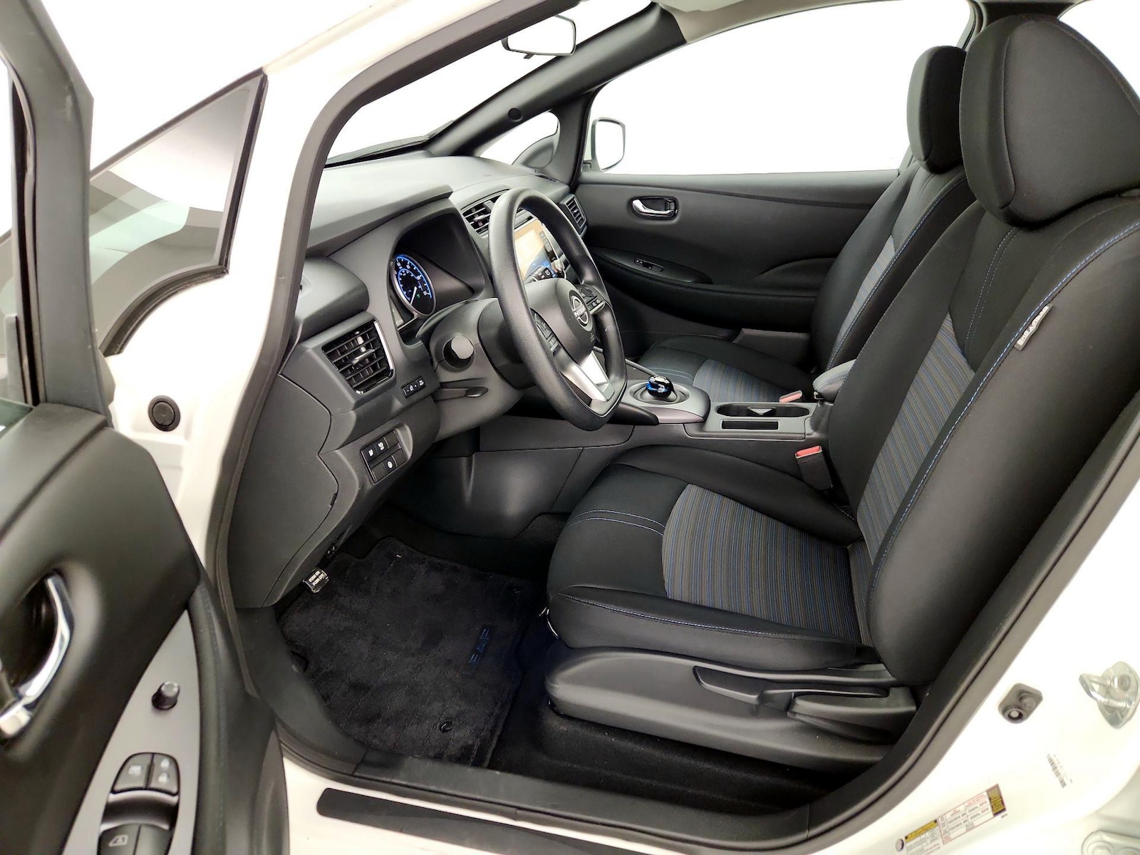 2023 Nissan Leaf S - Photo 12