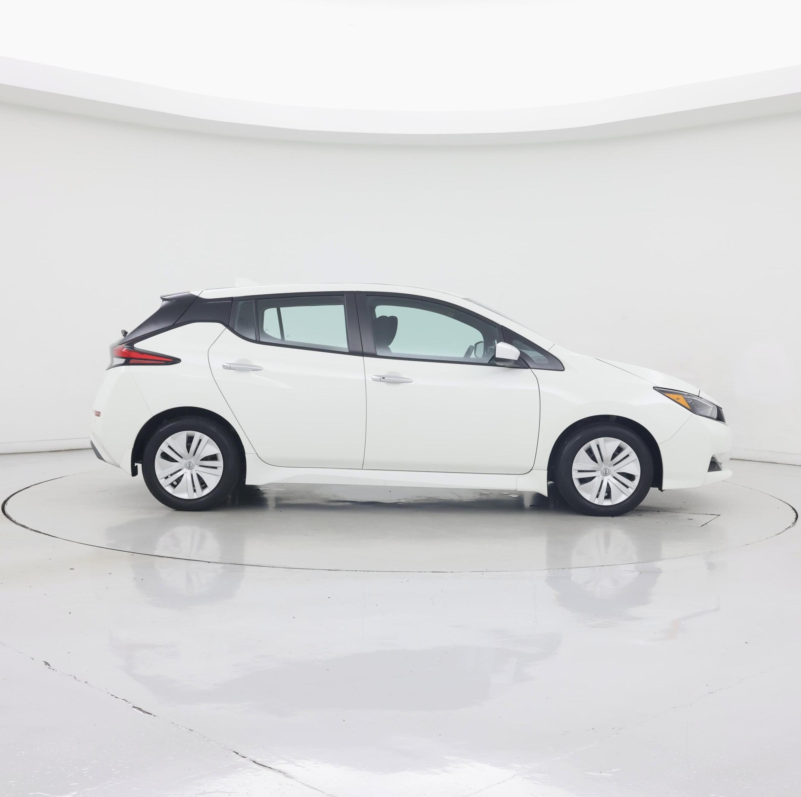 Thumbnail: 2023 Nissan Leaf - 7