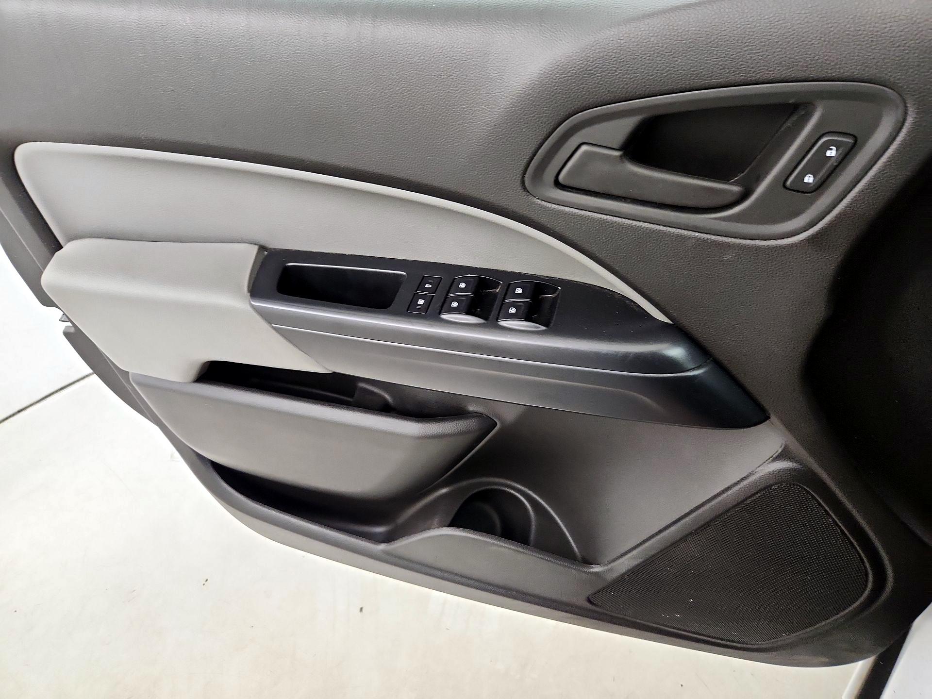 Thumbnail: 2016 Chevrolet Colorado - 12