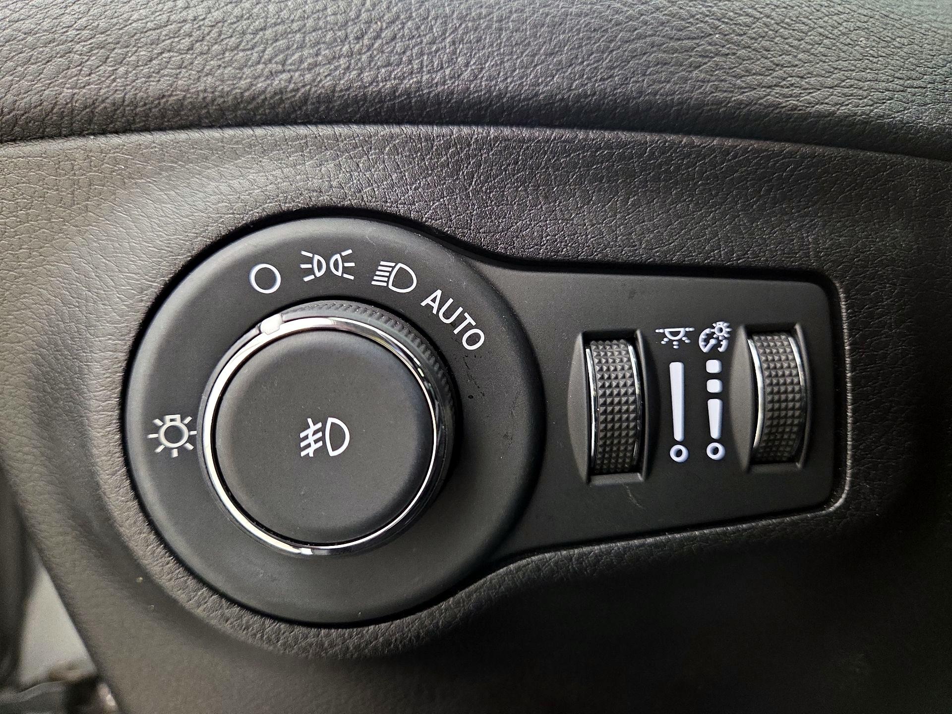 Thumbnail: 2020 Jeep Compass - 13