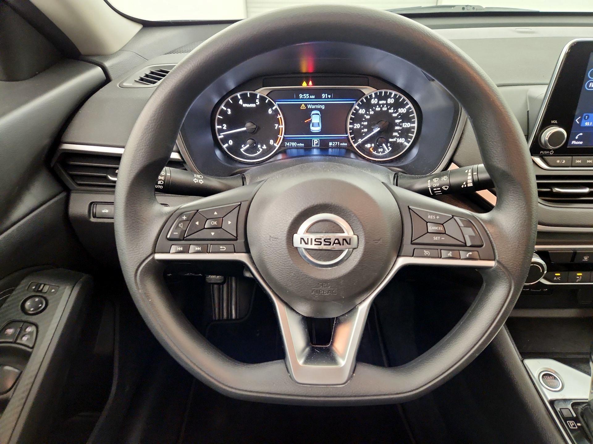 Thumbnail: 2020 Nissan Altima - 10