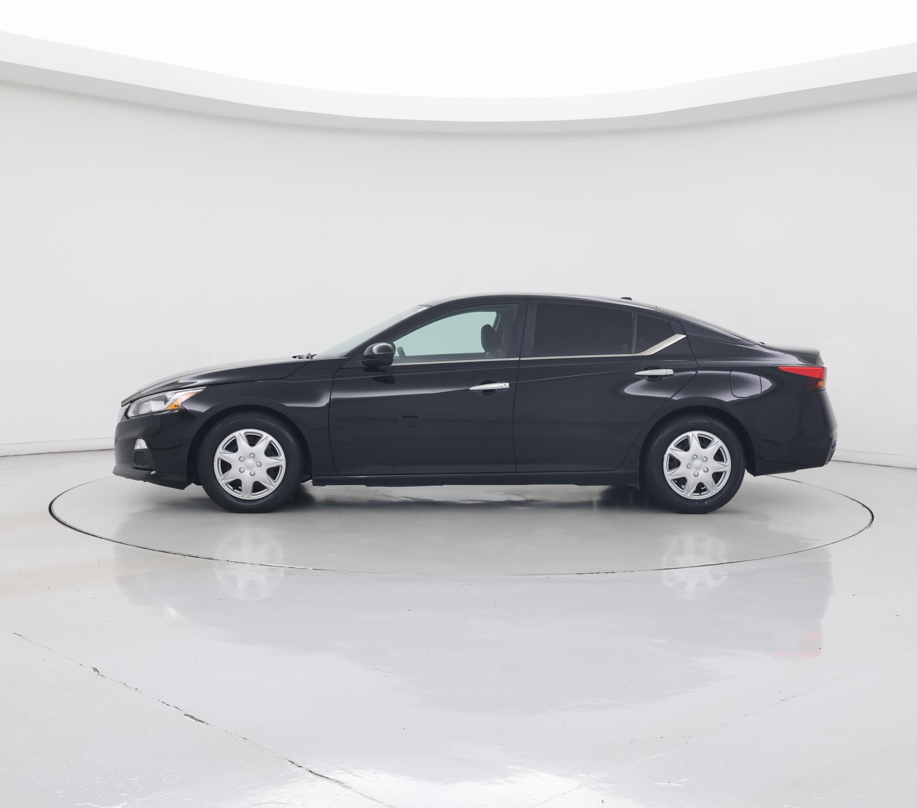 Thumbnail: 2020 Nissan Altima - 3