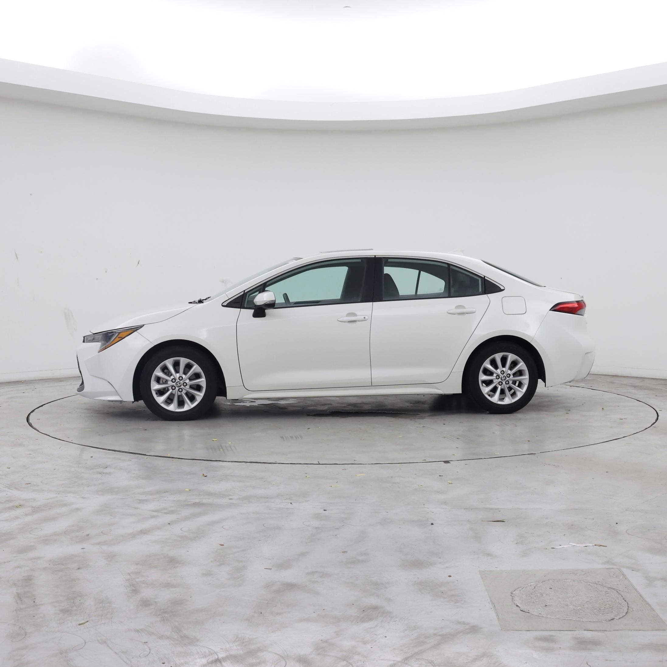 Thumbnail: 2021 Toyota Corolla - 3