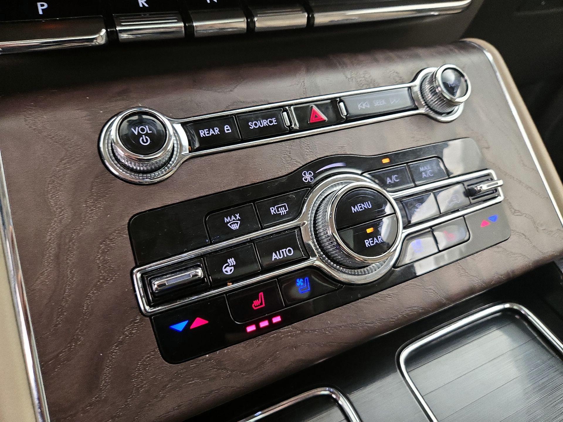 Thumbnail: 2024 Lincoln Aviator - 17