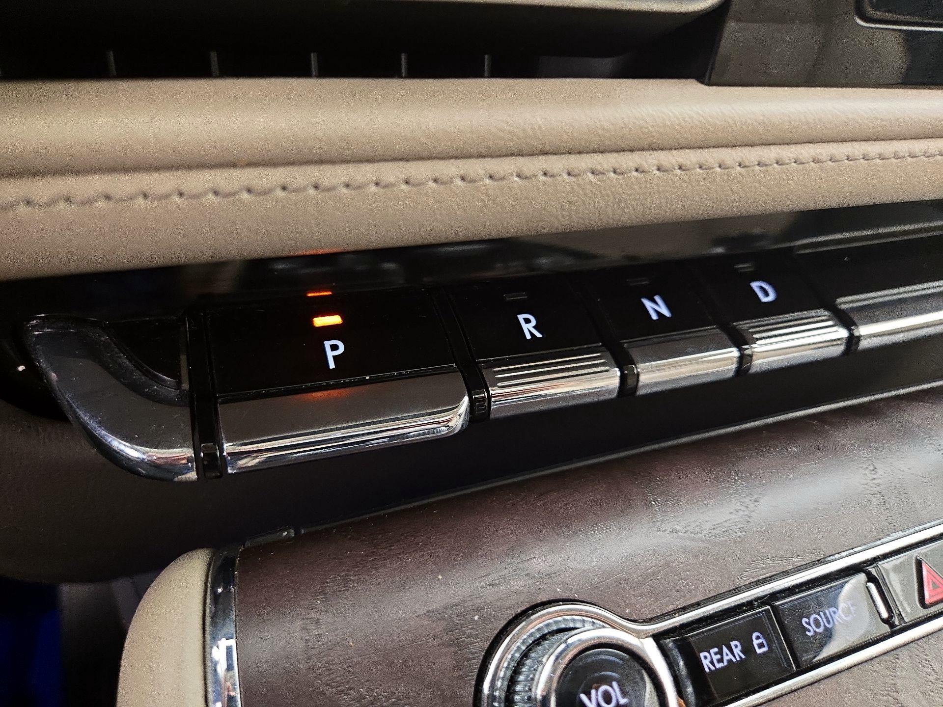 Thumbnail: 2024 Lincoln Aviator - 18