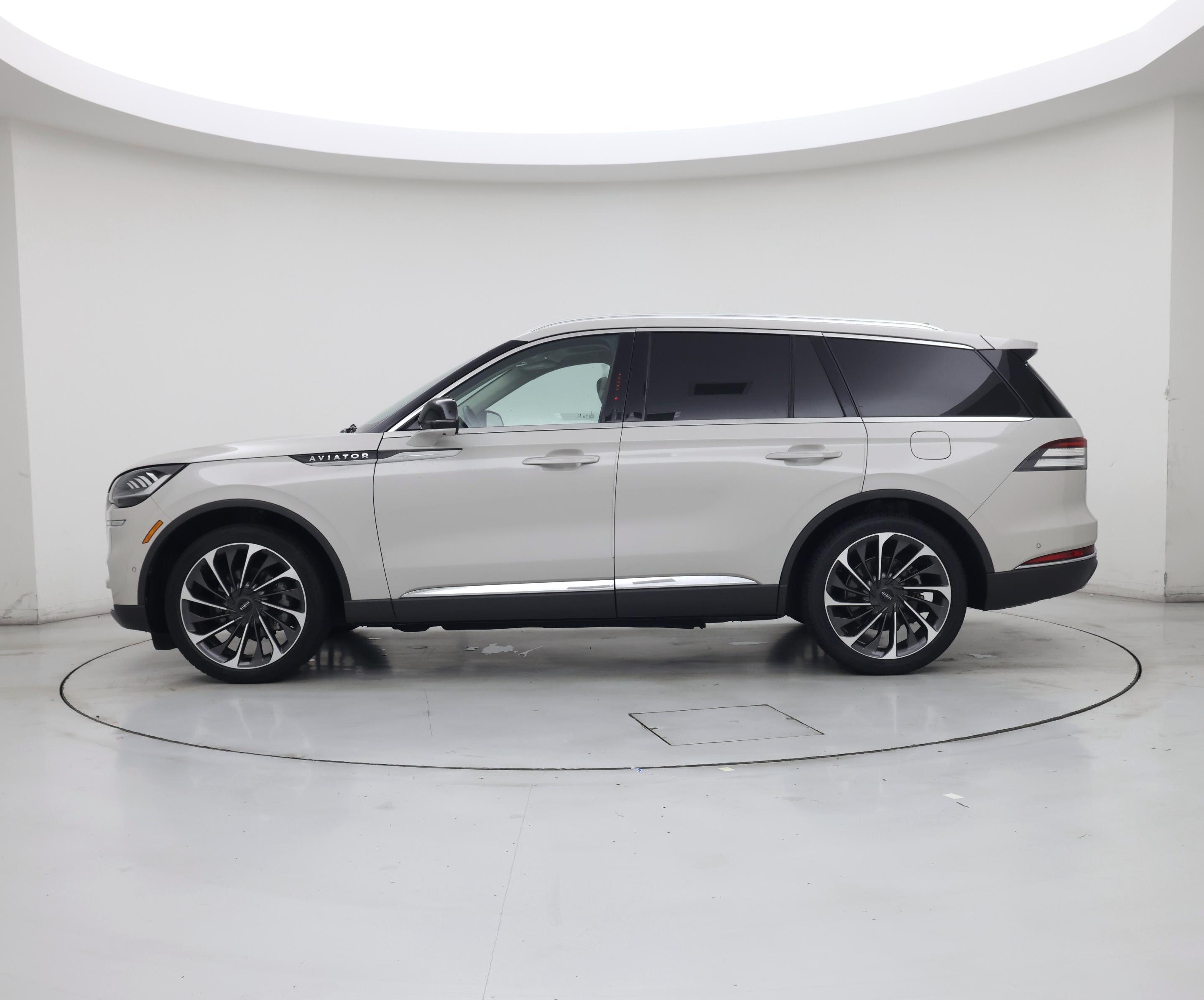 Thumbnail: 2024 Lincoln Aviator - 3