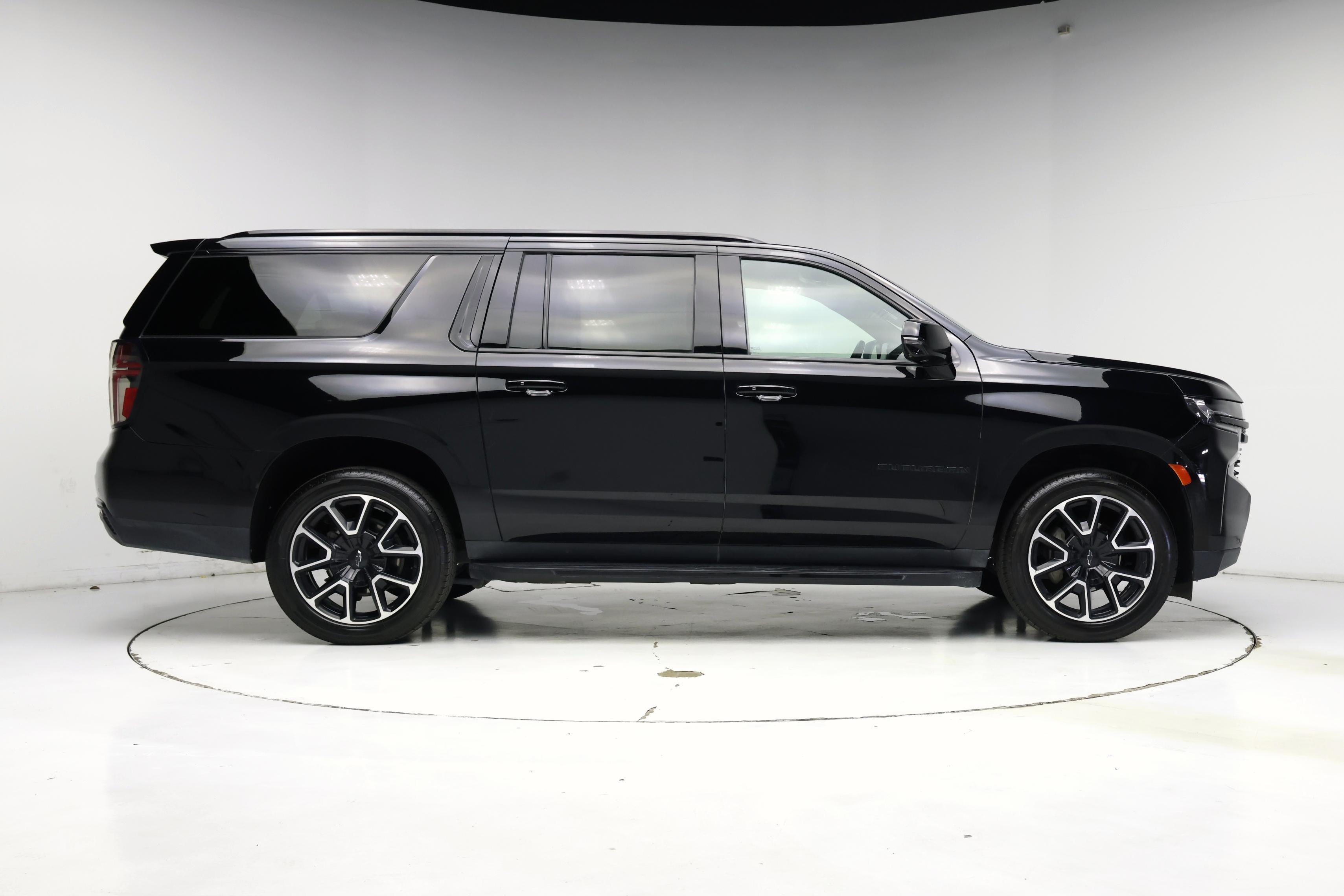 Thumbnail: 2023 Chevrolet Suburban - 7