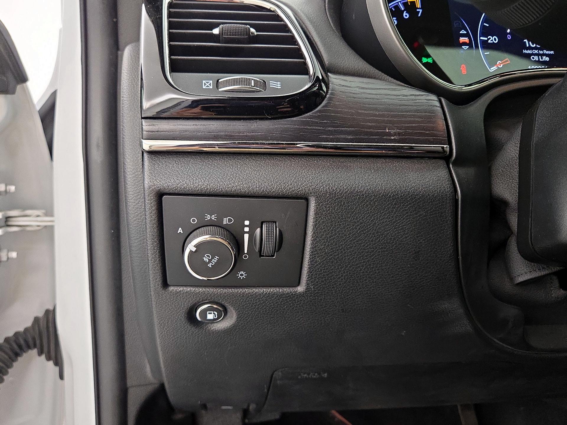 Thumbnail: 2020 Jeep Grand Cherokee - 13