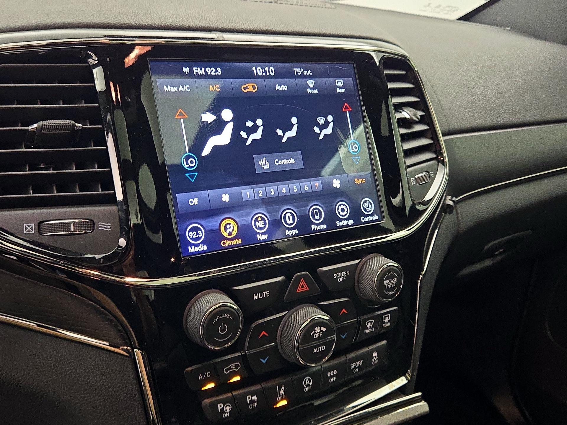 Thumbnail: 2020 Jeep Grand Cherokee - 17