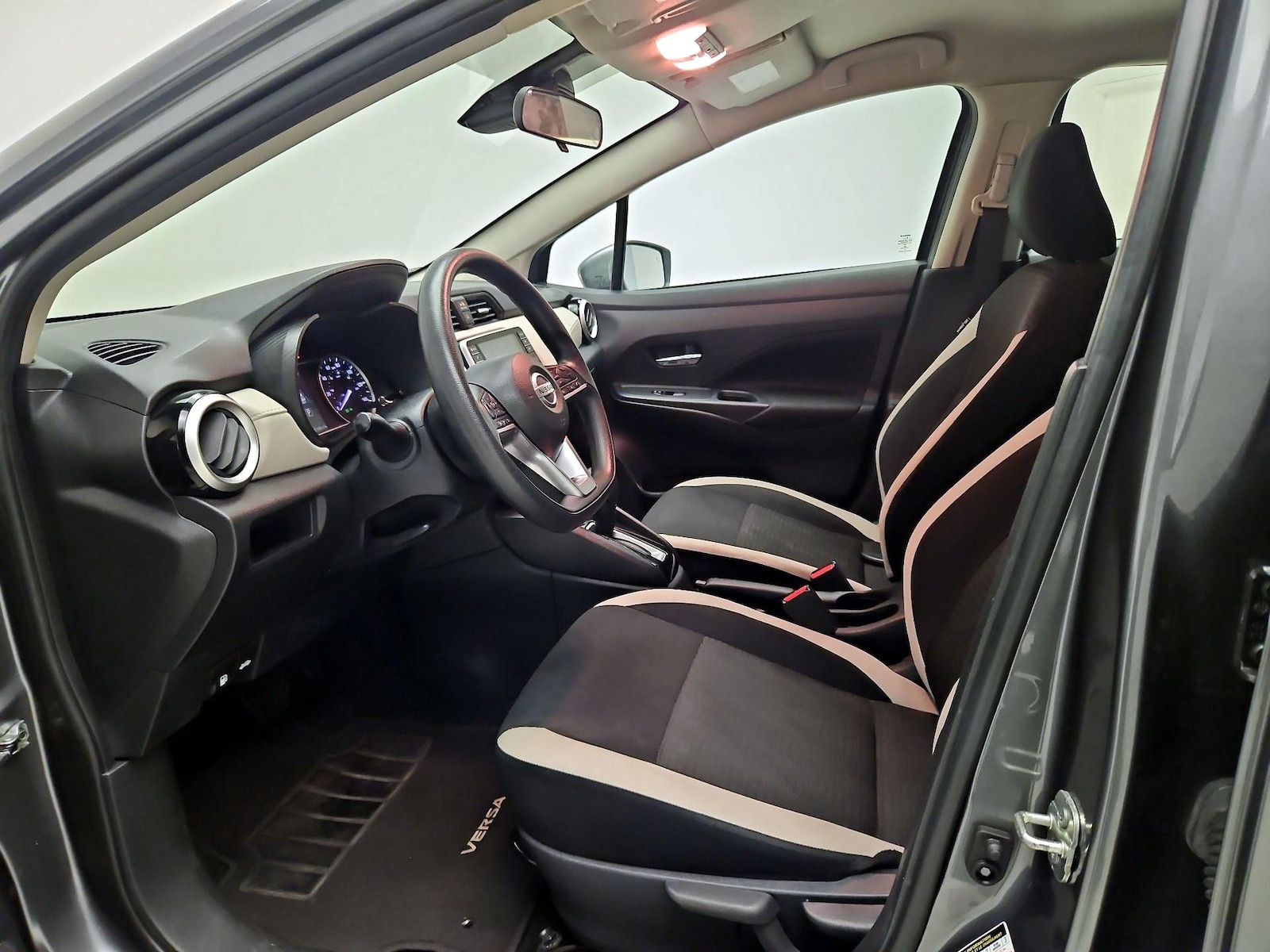 2022 Nissan Versa Sedan SV - Photo 12
