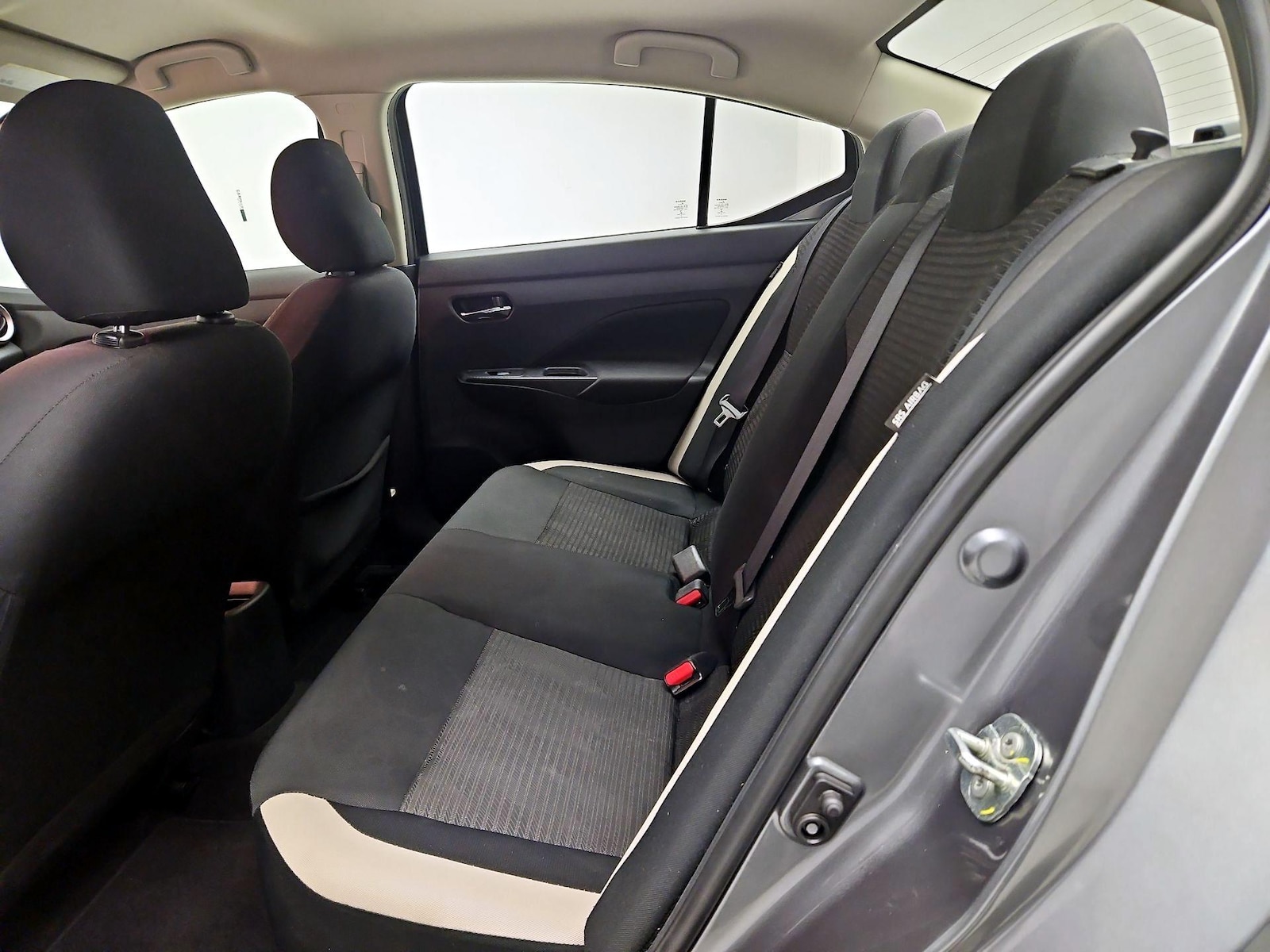 2022 Nissan Versa Sedan SV - Photo 19
