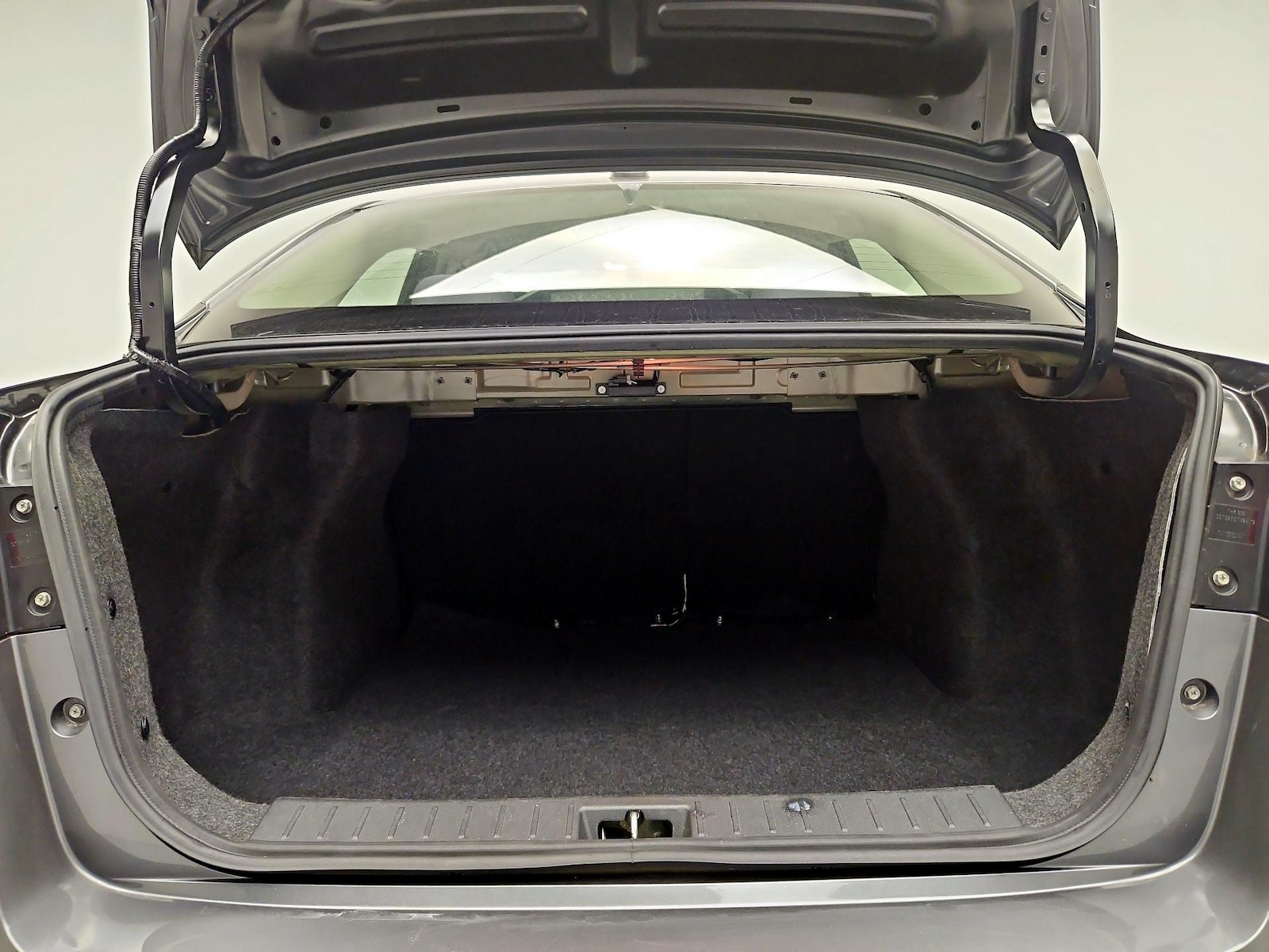 2022 Nissan Versa Sedan SV - Photo 20