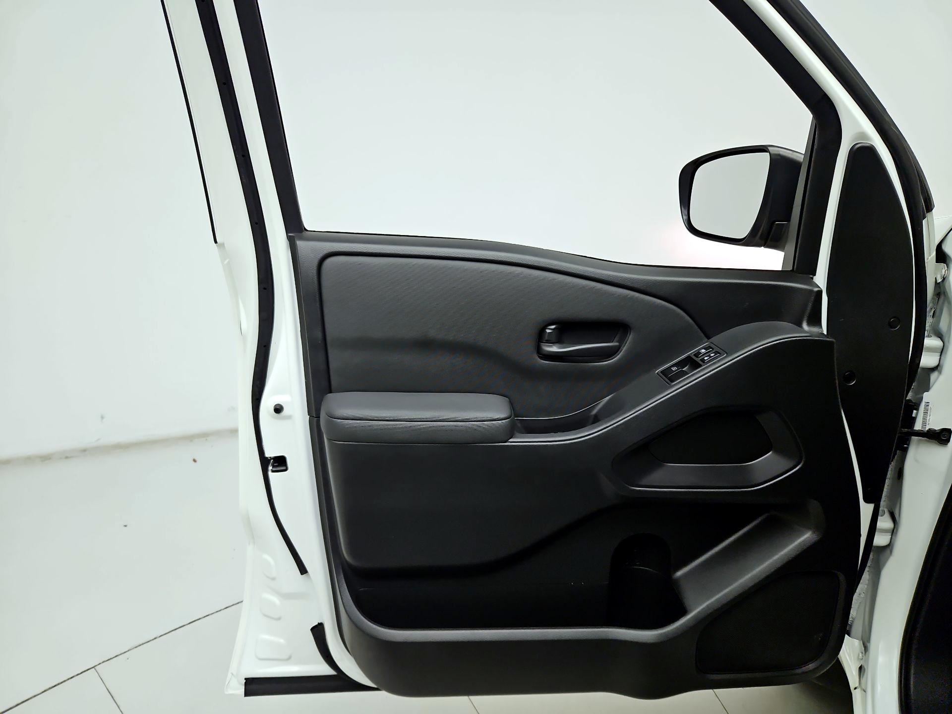 Thumbnail: 2024 Nissan Frontier - 12
