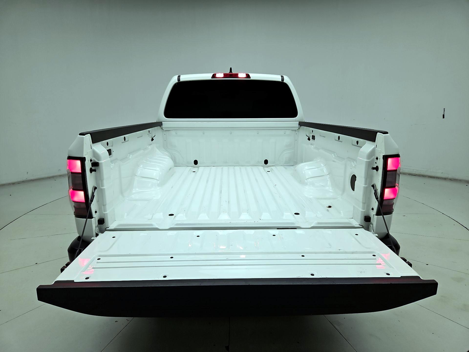 Thumbnail: 2024 Nissan Frontier - 17