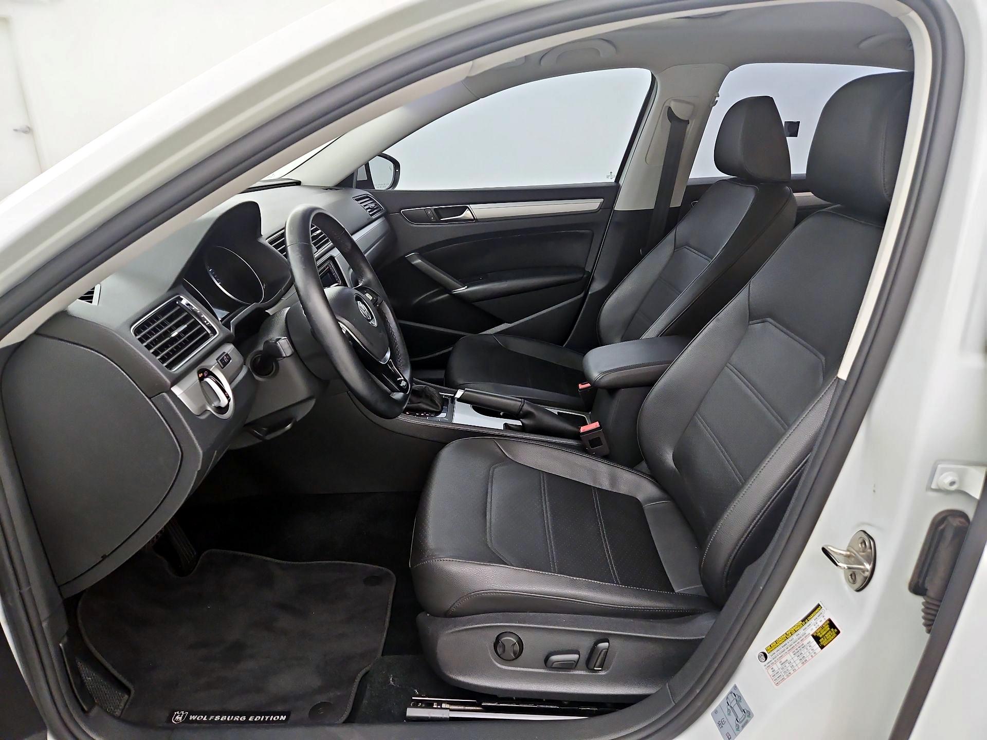 Thumbnail: 2019 Volkswagen Passat - 9